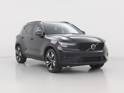 2023 Volvo XC40 B5 Plus Dark Theme