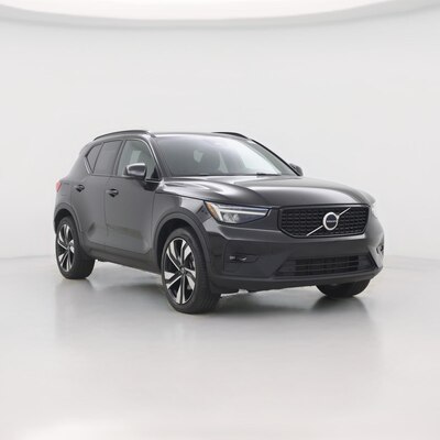 2023 Volvo XC40 B5 Plus Dark Theme