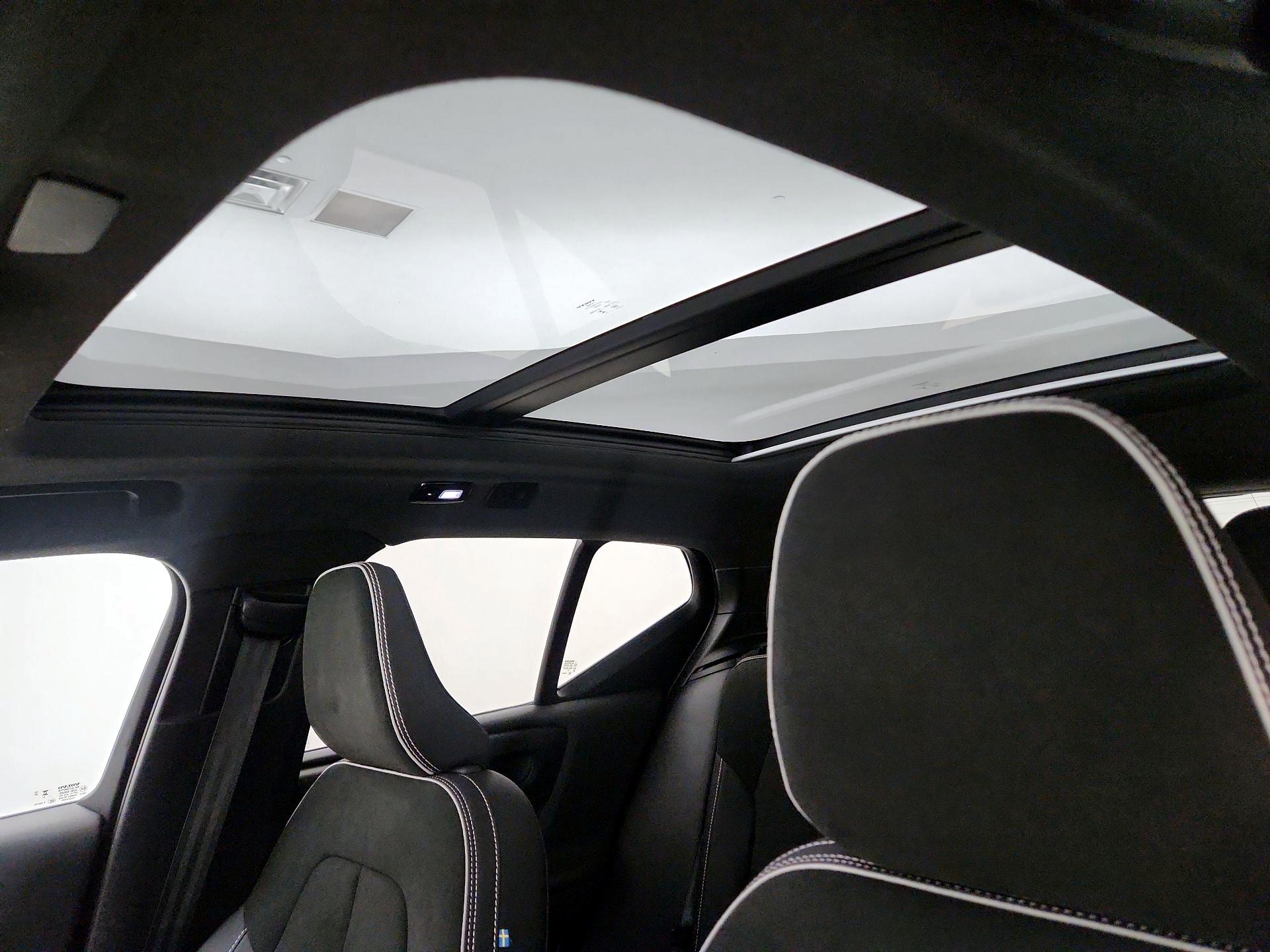 Thumbnail: 2023 Volvo XC40 - 19