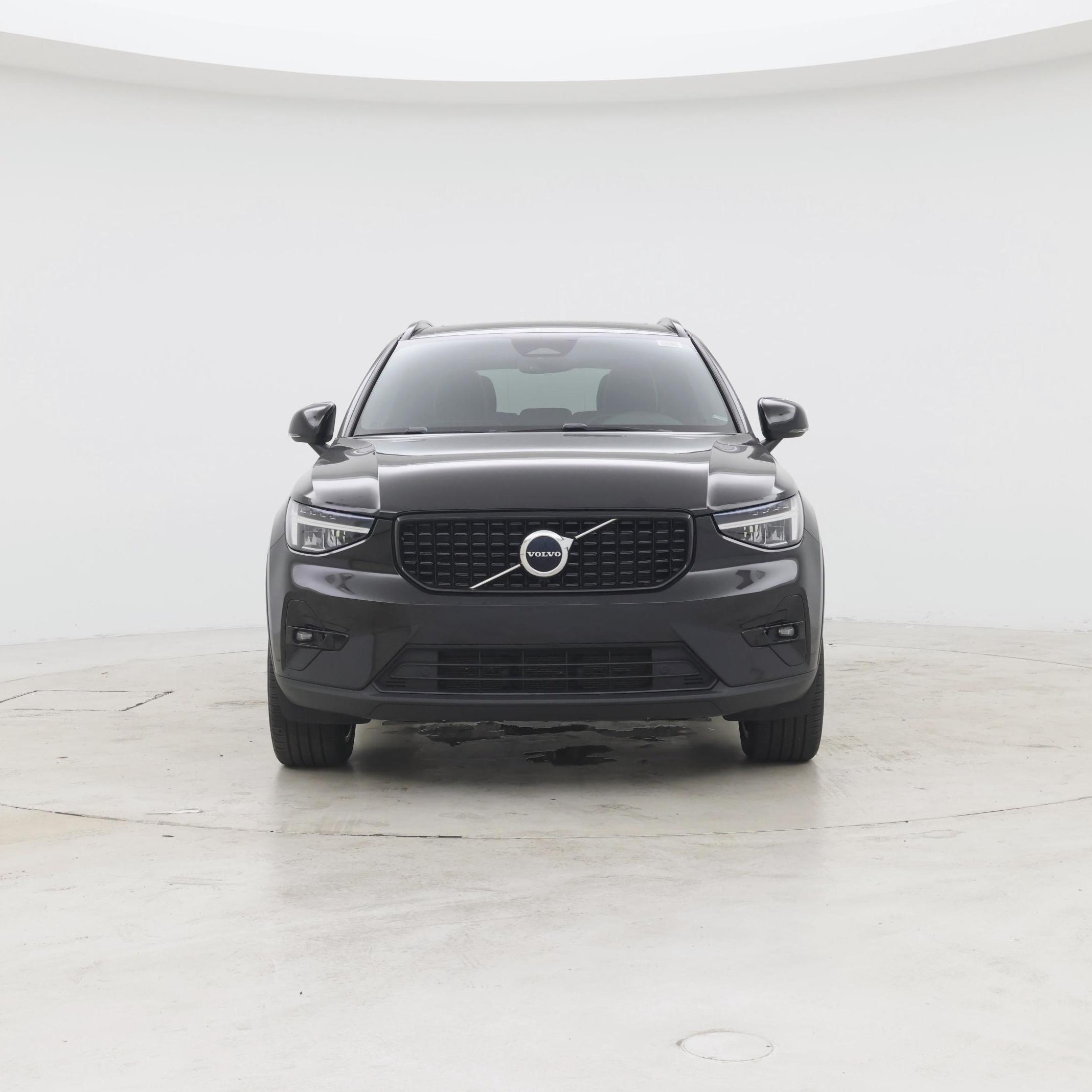 Thumbnail: 2023 Volvo XC40 - 5
