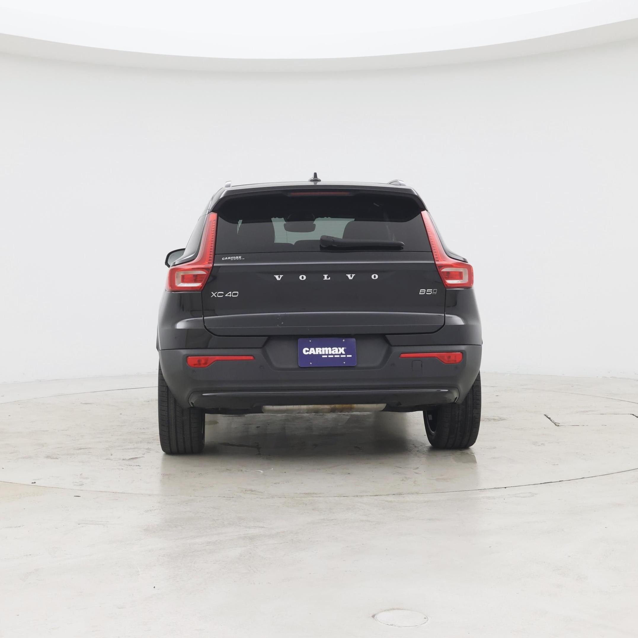 Thumbnail: 2023 Volvo XC40 - 6