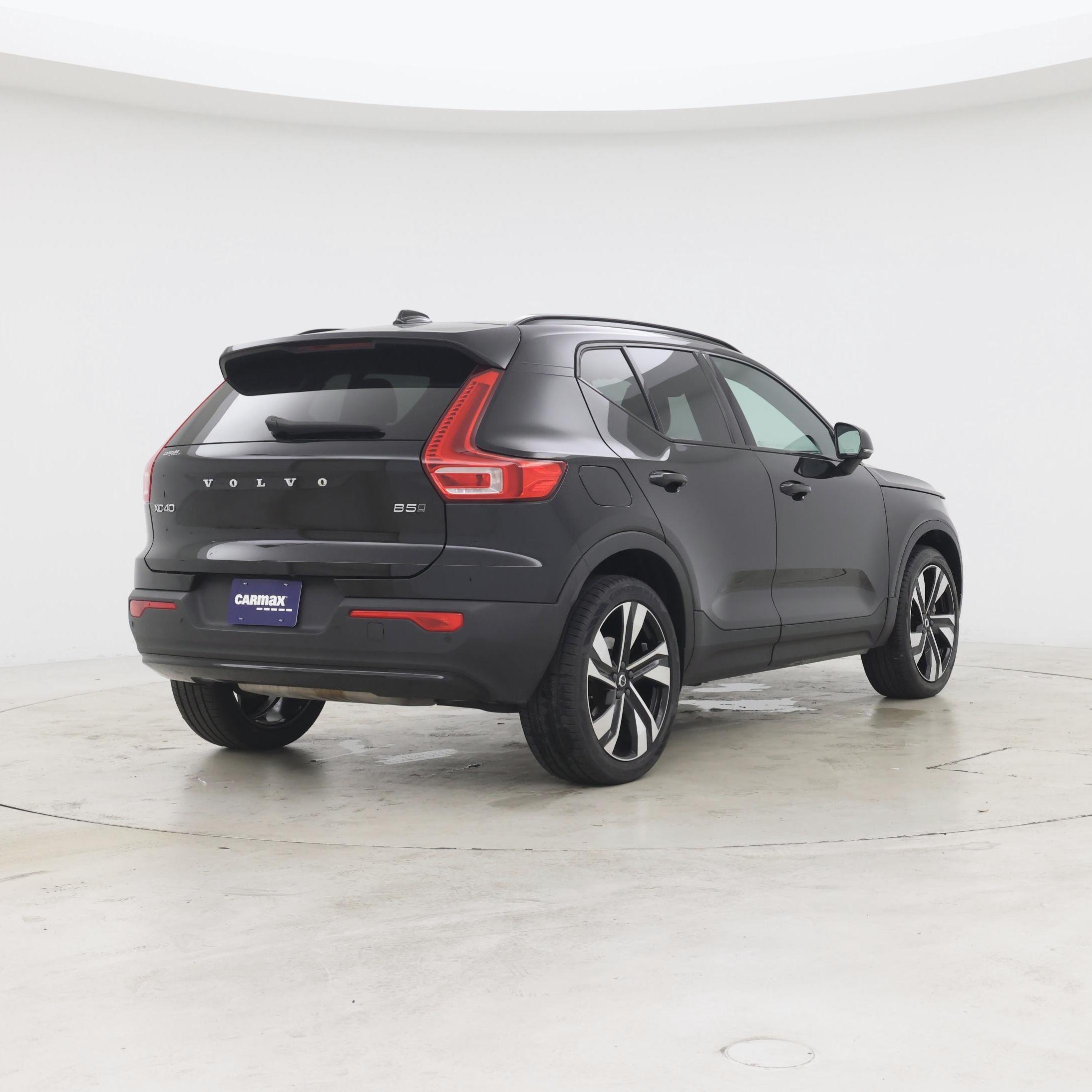 Thumbnail: 2023 Volvo XC40 - 8