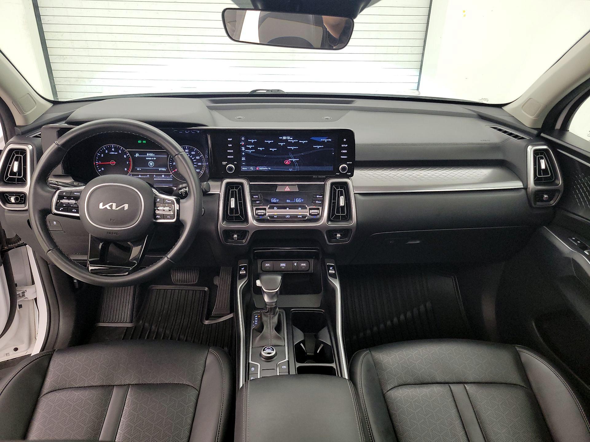 Thumbnail: 2023 Kia Sorento - 9