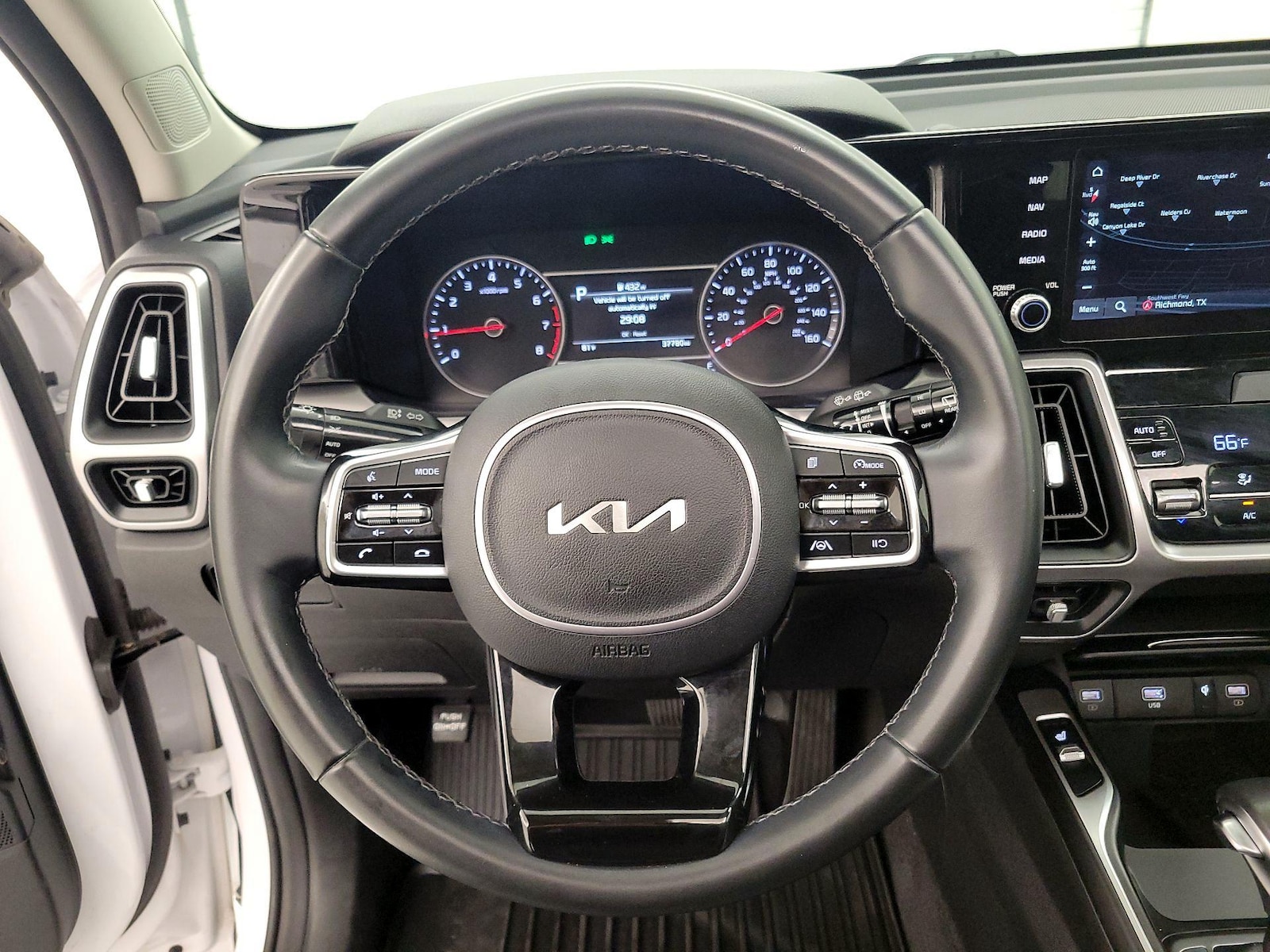 2023 Kia Sorento S - Photo 11