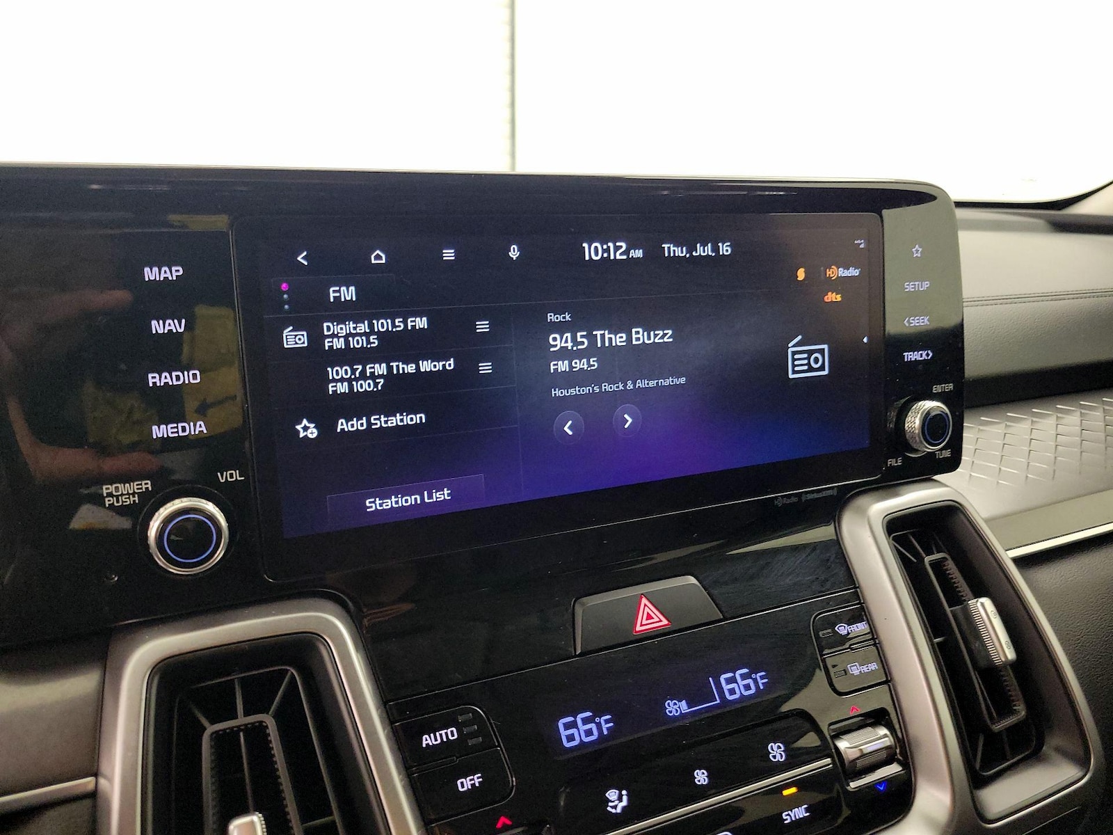 2023 Kia Sorento S - Photo 17