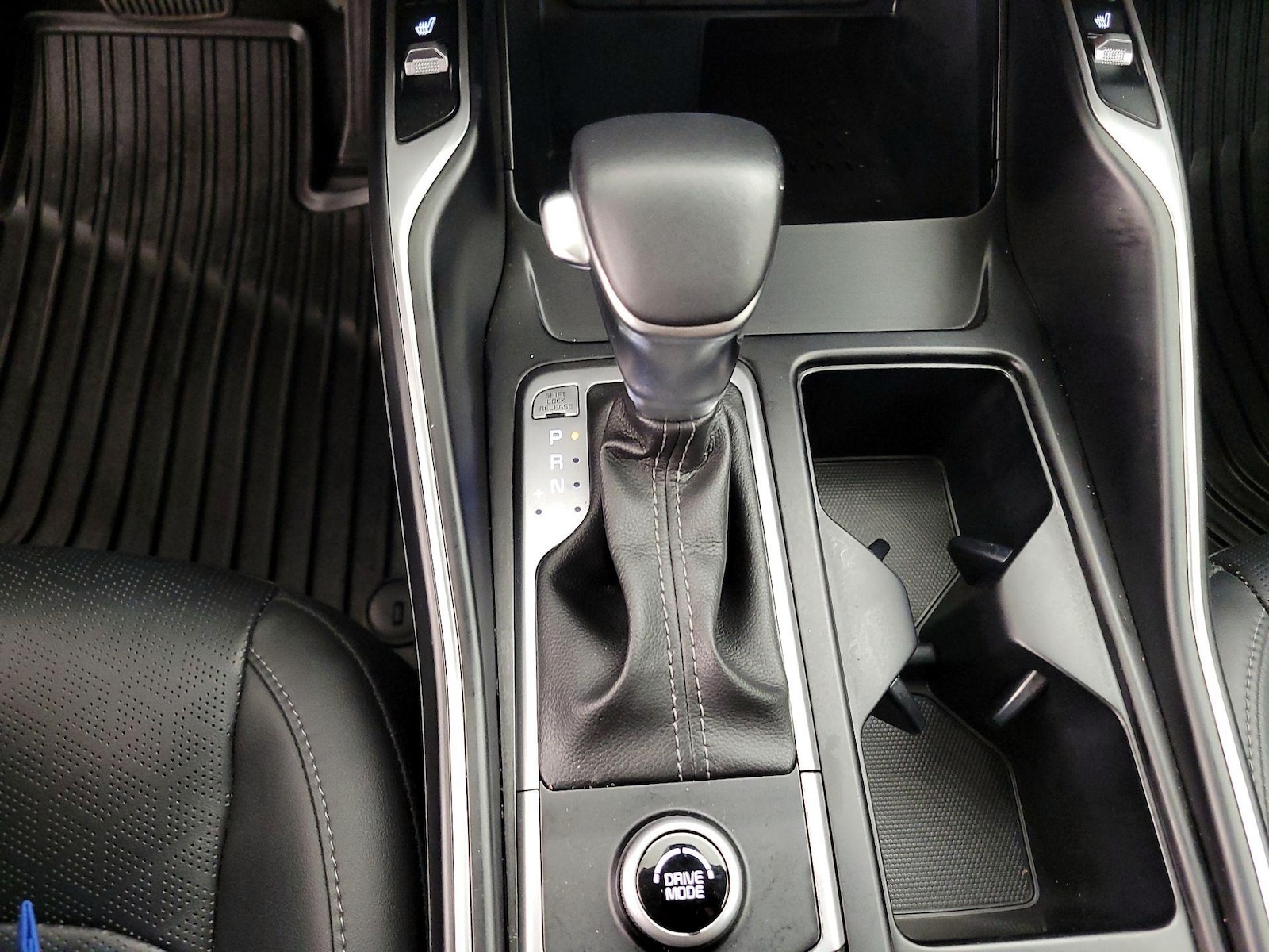 2023 Kia Sorento S - Photo 19