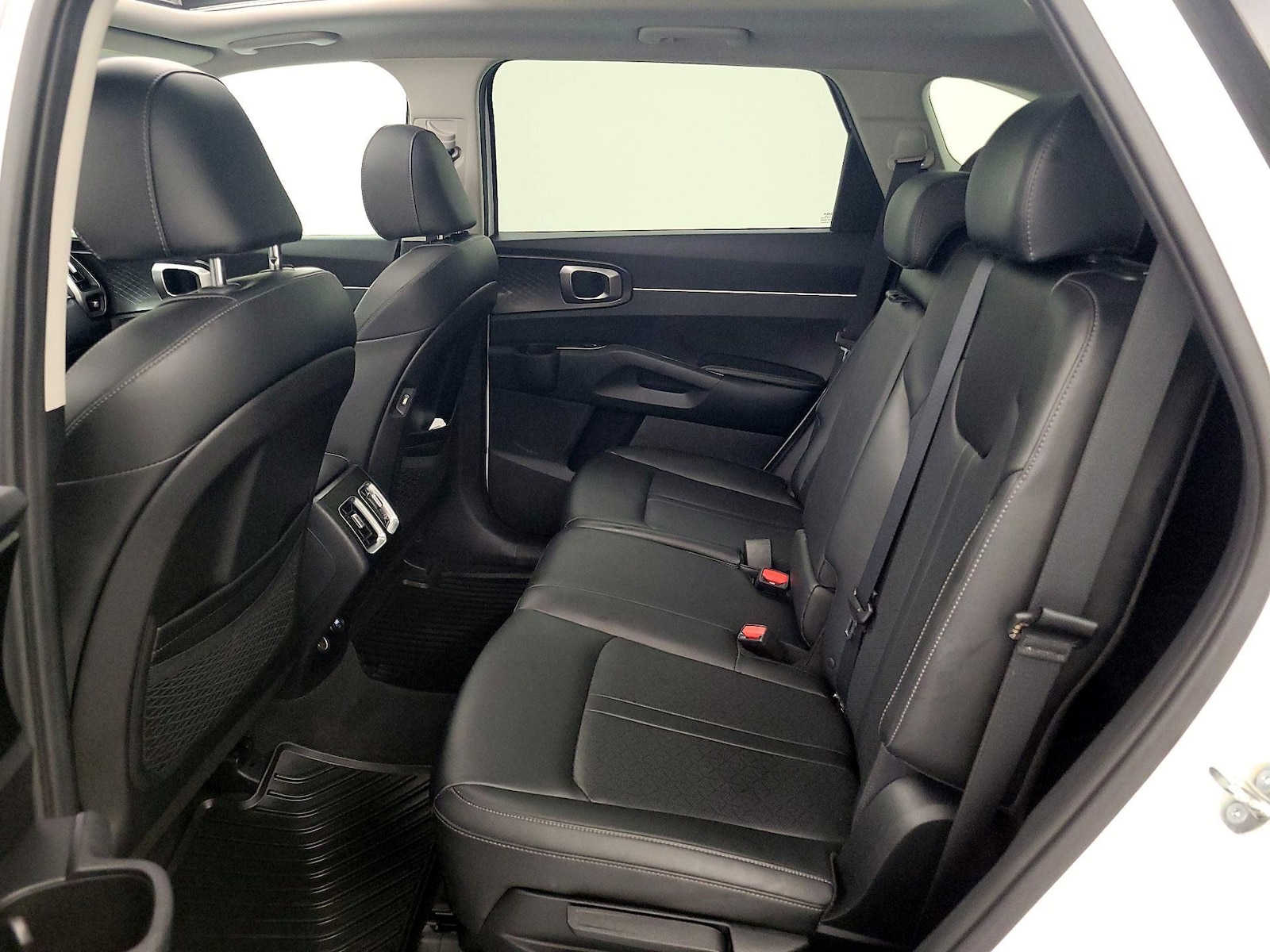 2023 Kia Sorento S - Photo 22