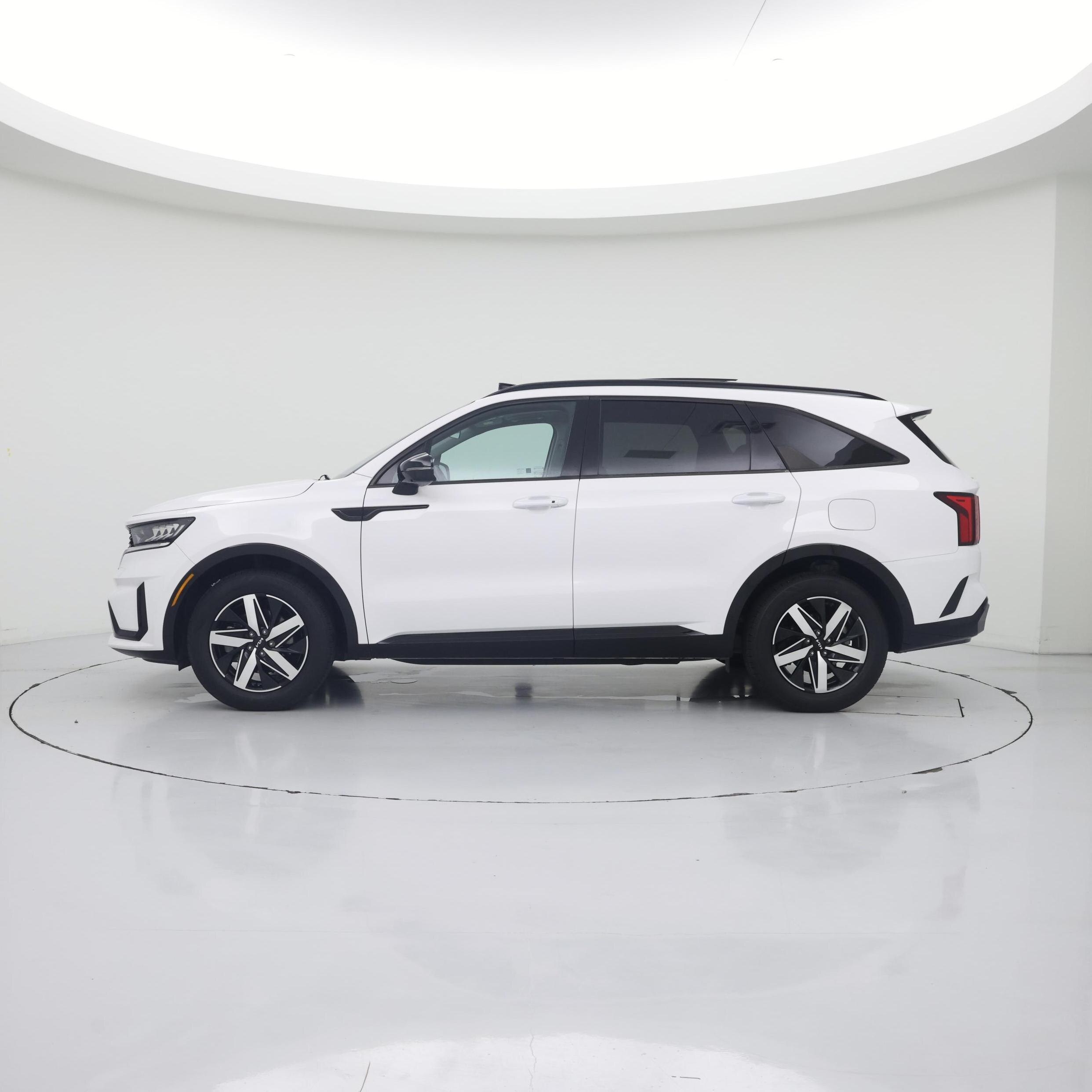 Thumbnail: 2023 Kia Sorento - 3