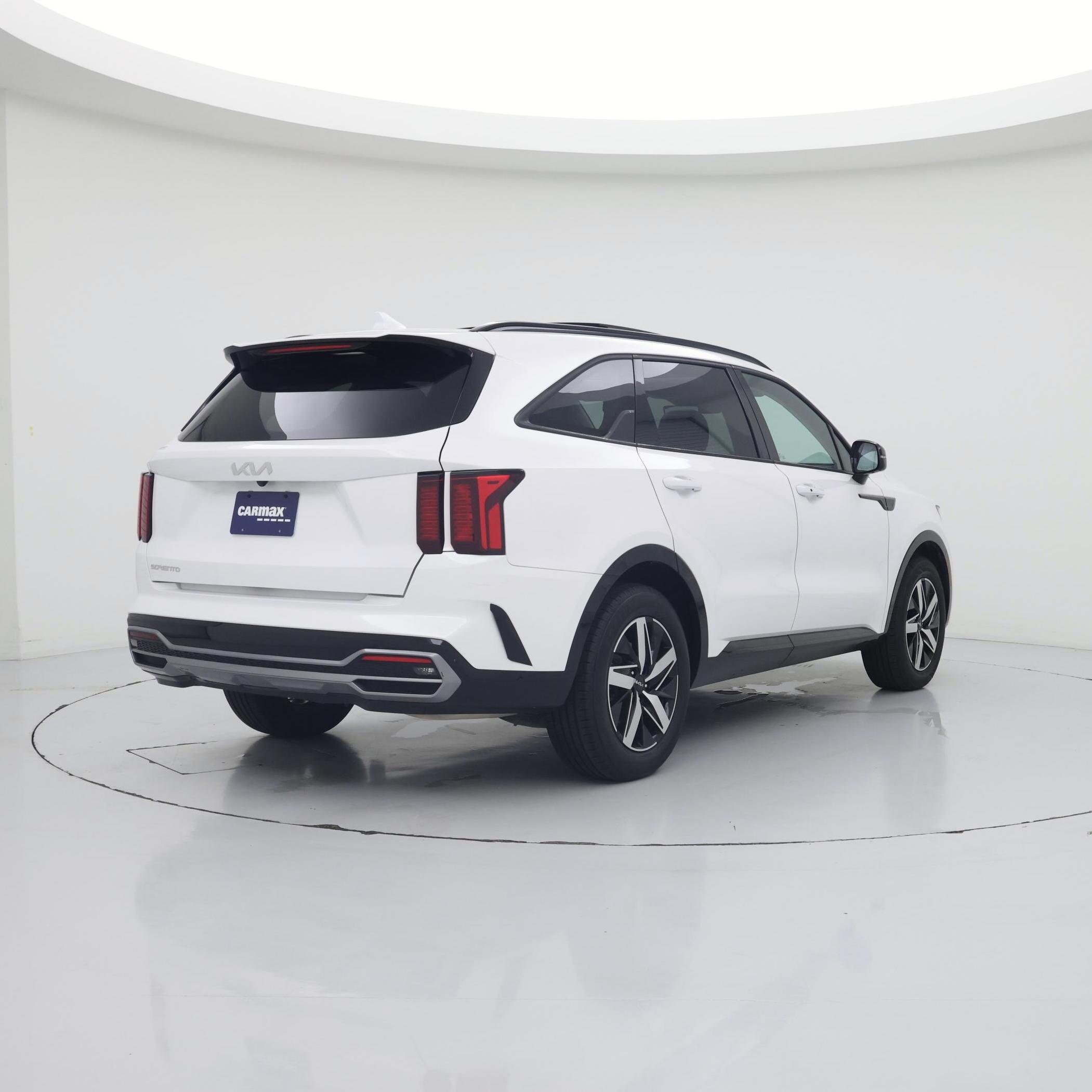 Thumbnail: 2023 Kia Sorento - 8