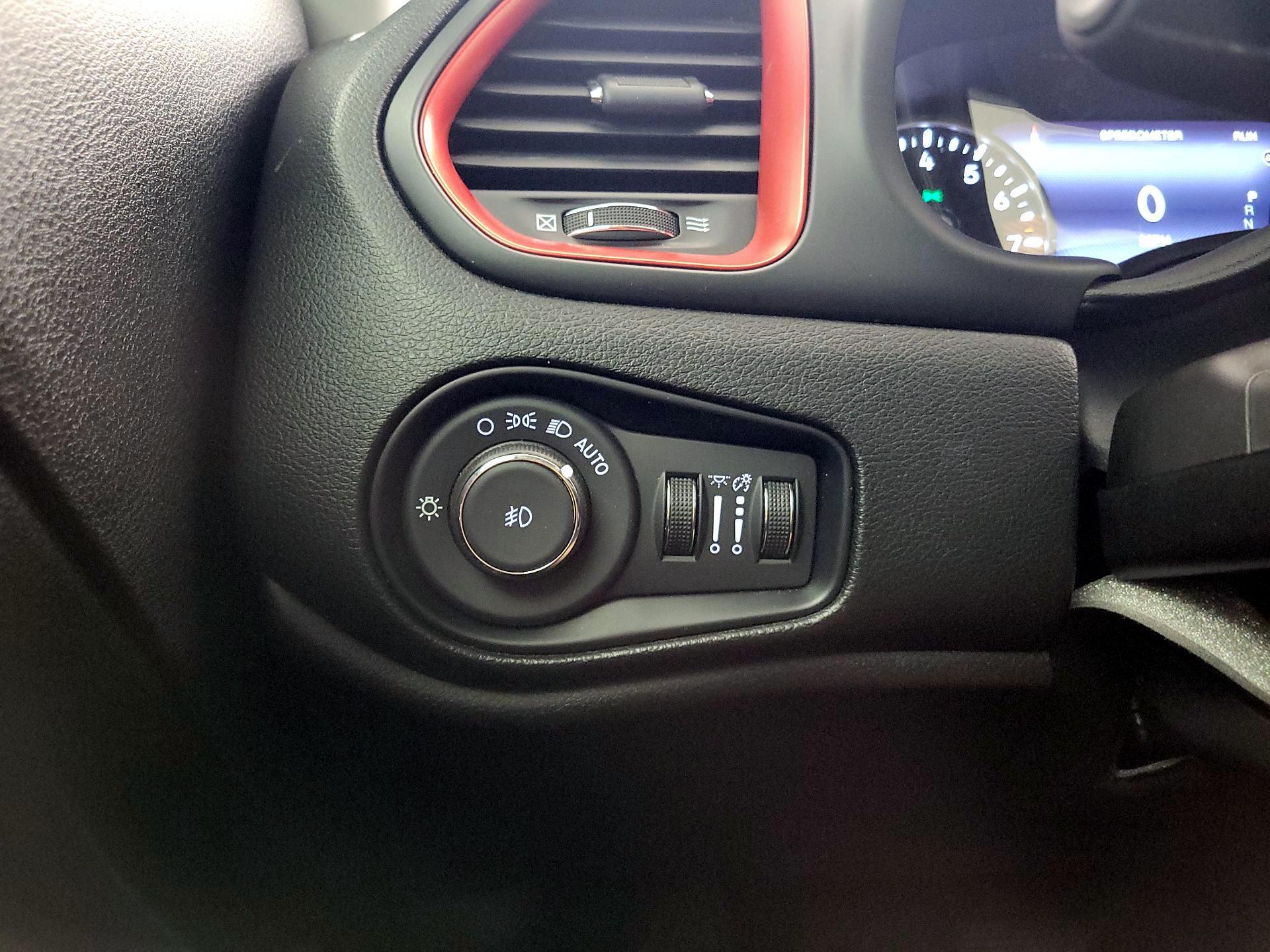 Thumbnail: 2022 Jeep Renegade - 13