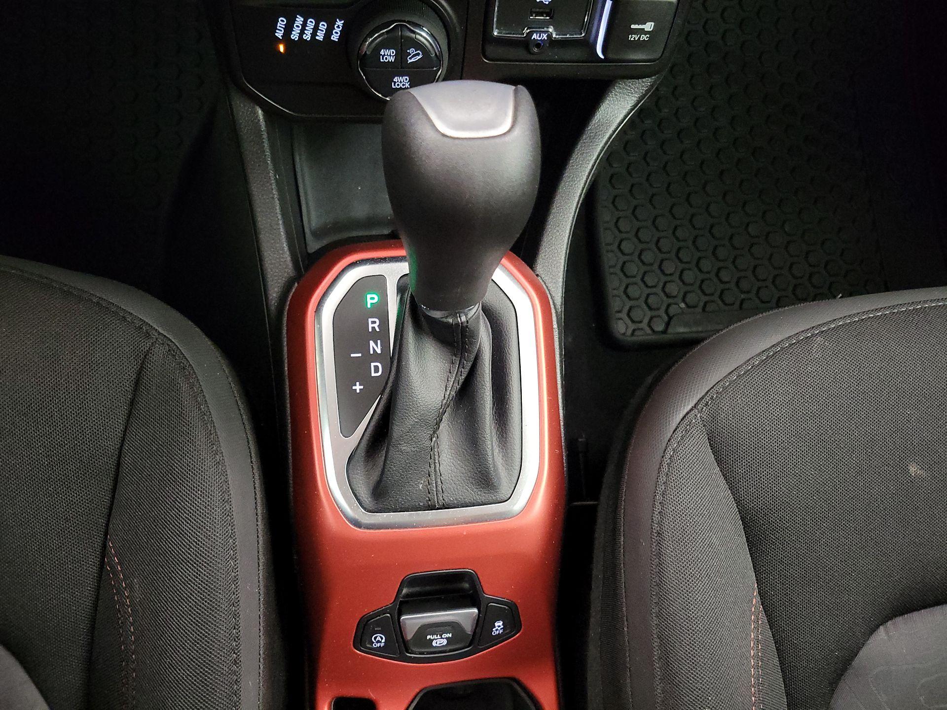 Thumbnail: 2022 Jeep Renegade - 18