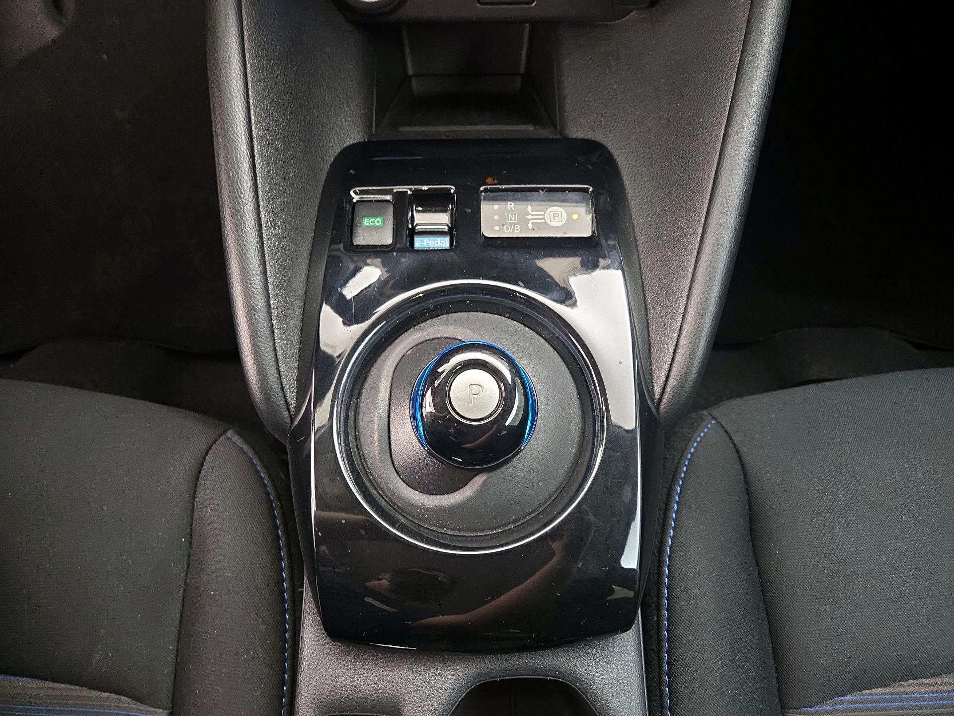 Thumbnail: 2020 Nissan Leaf - 17