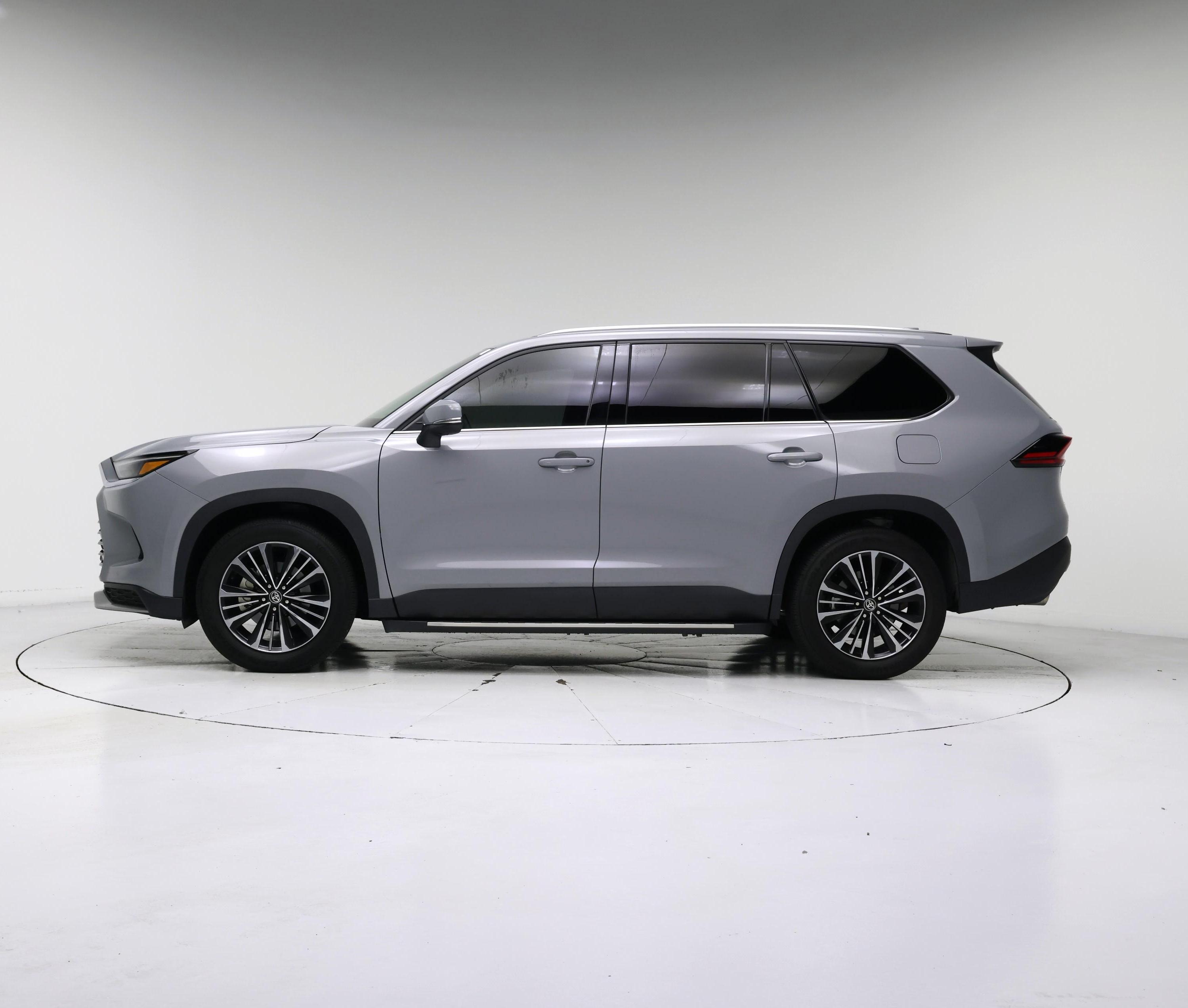 Thumbnail: 2025 Toyota Highlander - 3