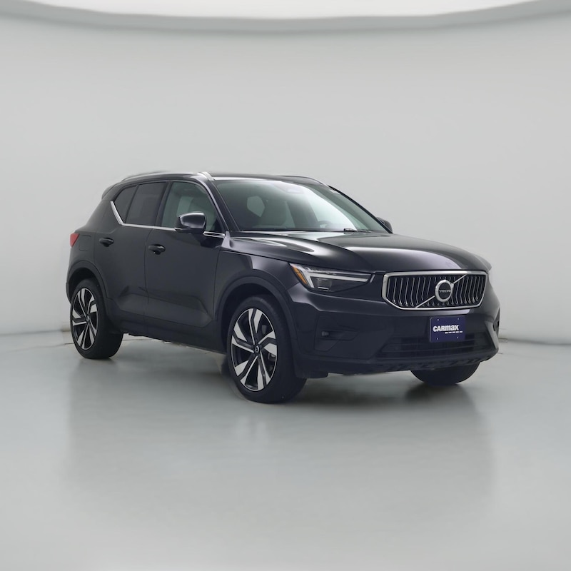 2023 Volvo XC40 B5 Ultimate Bright Theme