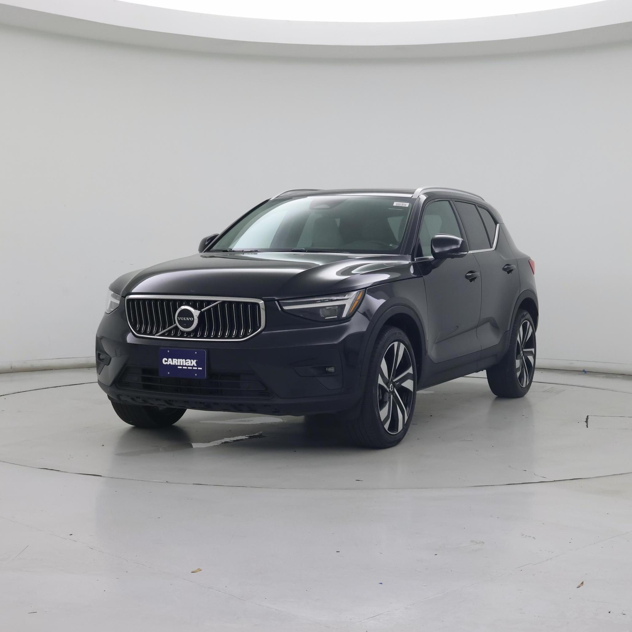 Thumbnail: 2023 Volvo XC40 - 4