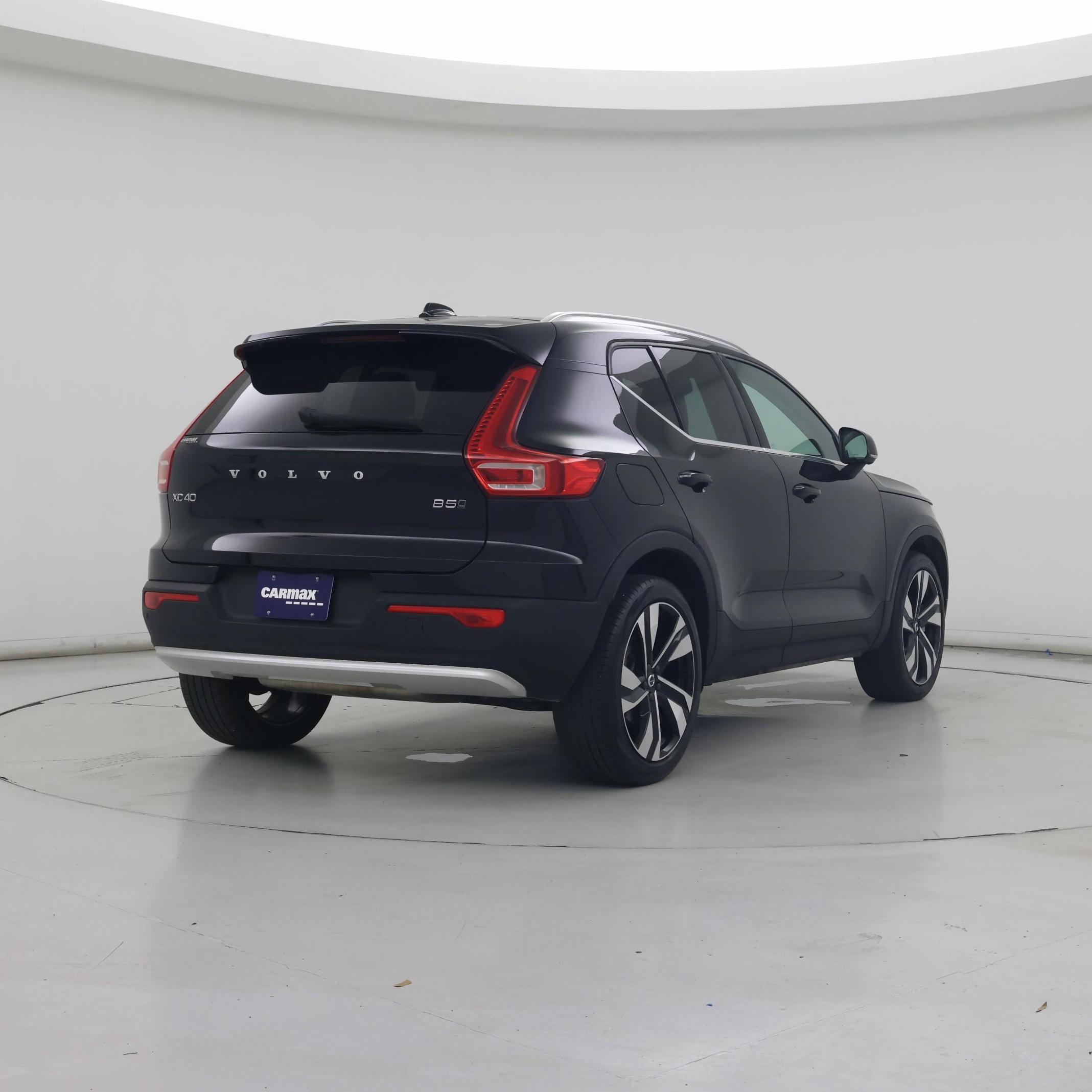 Thumbnail: 2023 Volvo XC40 - 8