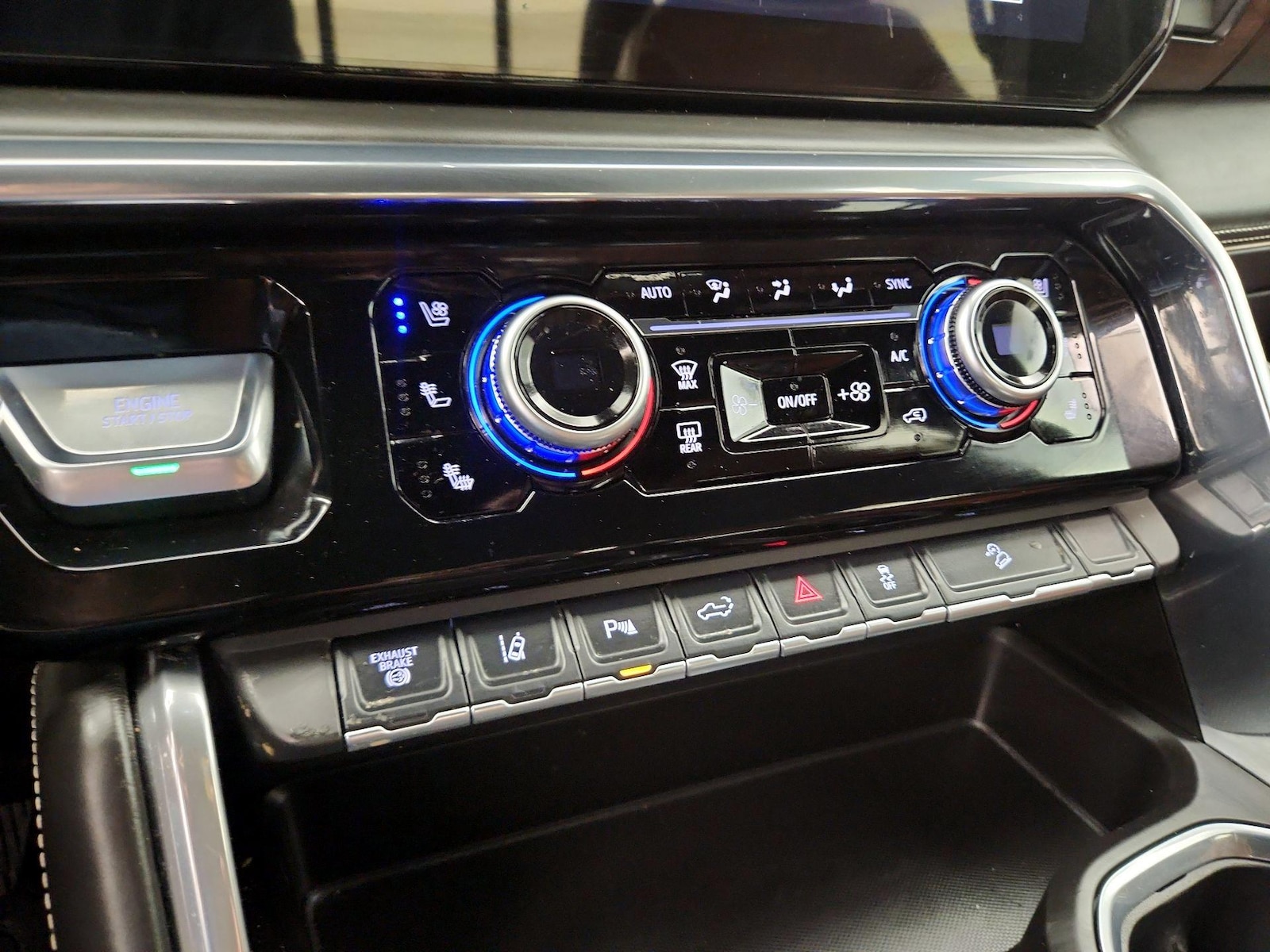 2025 GMC Sierra 2500HD Denali Ultimate - Photo 18