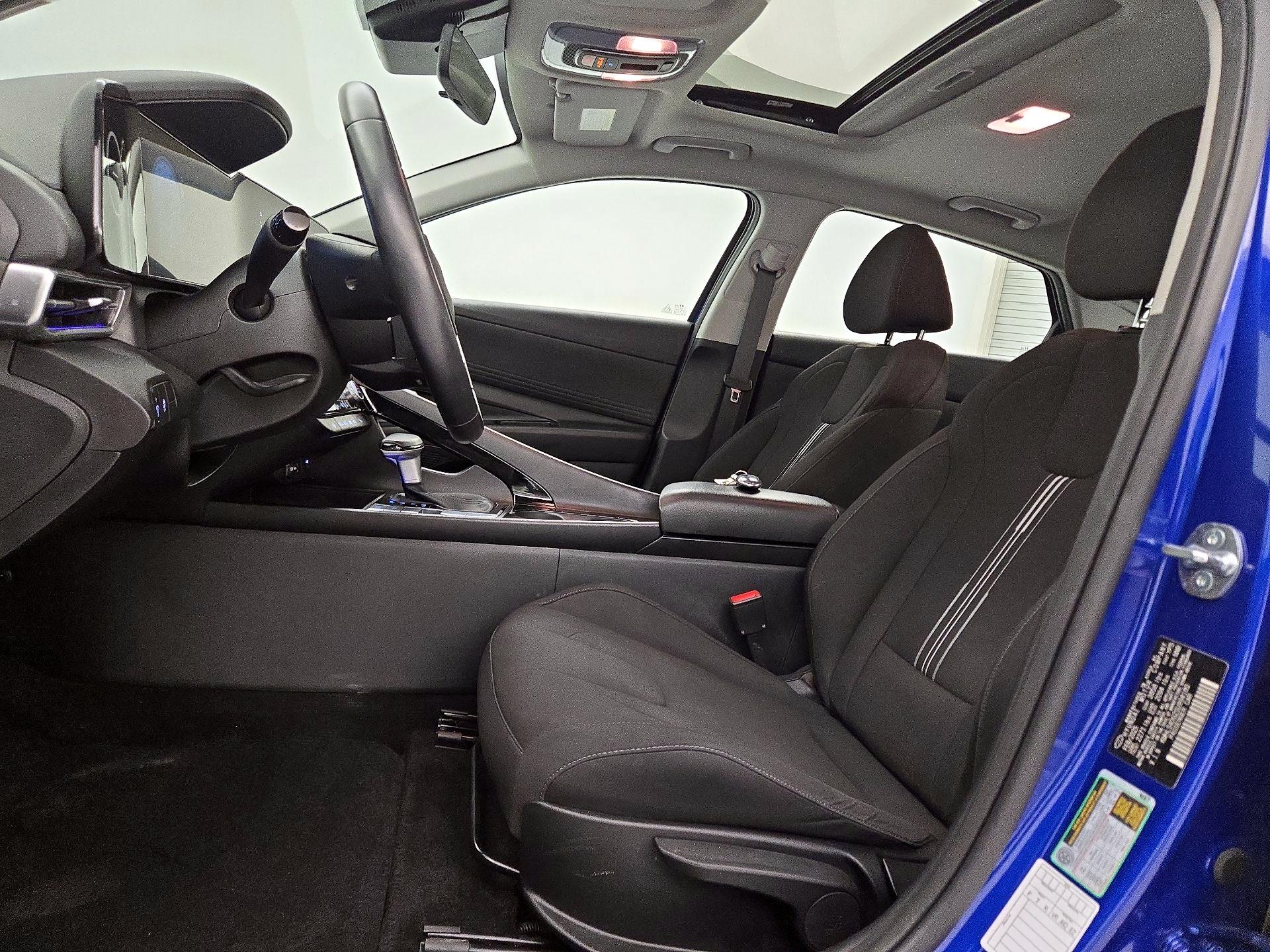 Thumbnail: 2025 Hyundai Elantra - 11