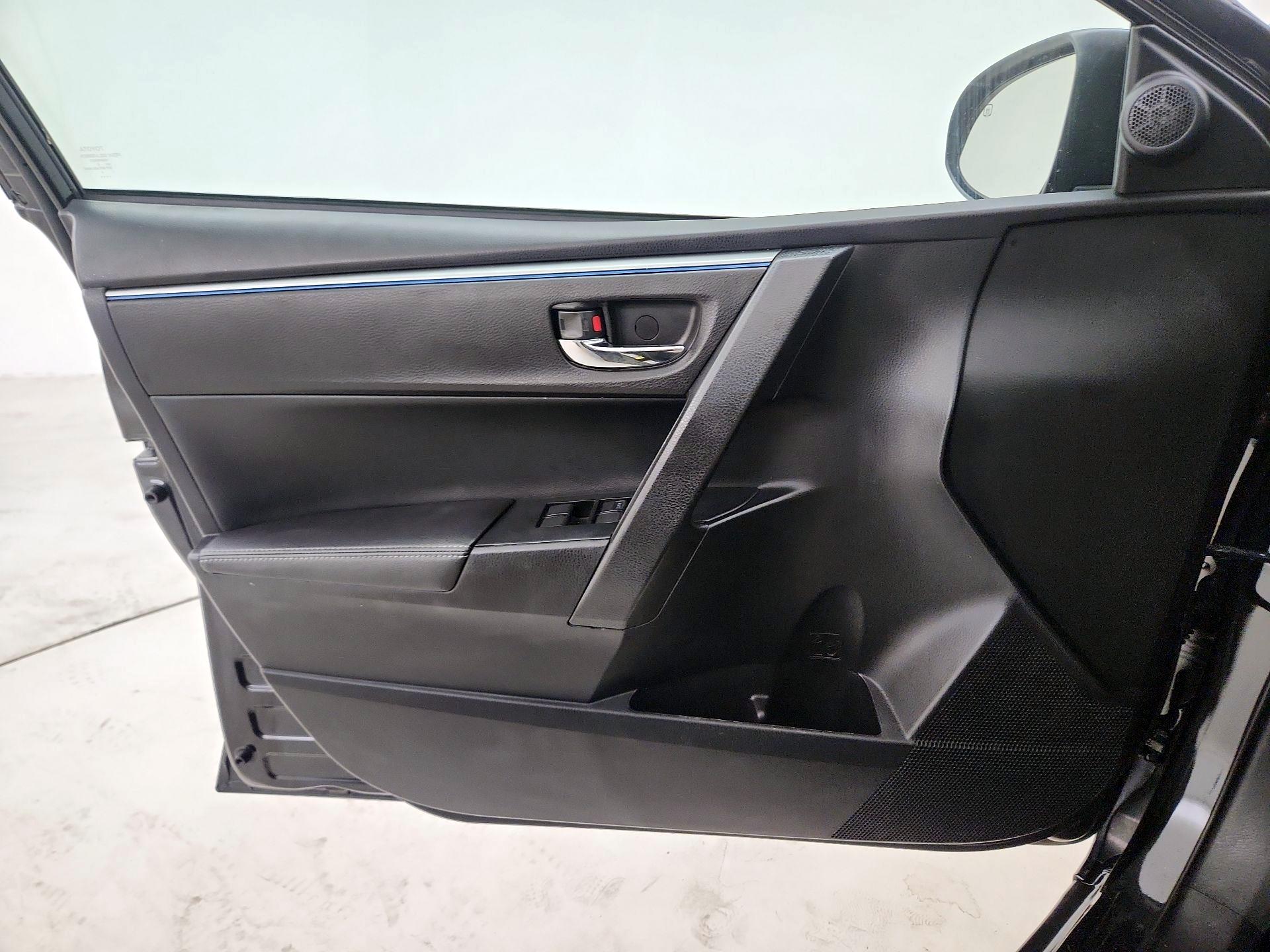 Thumbnail: 2016 Toyota Corolla - 12
