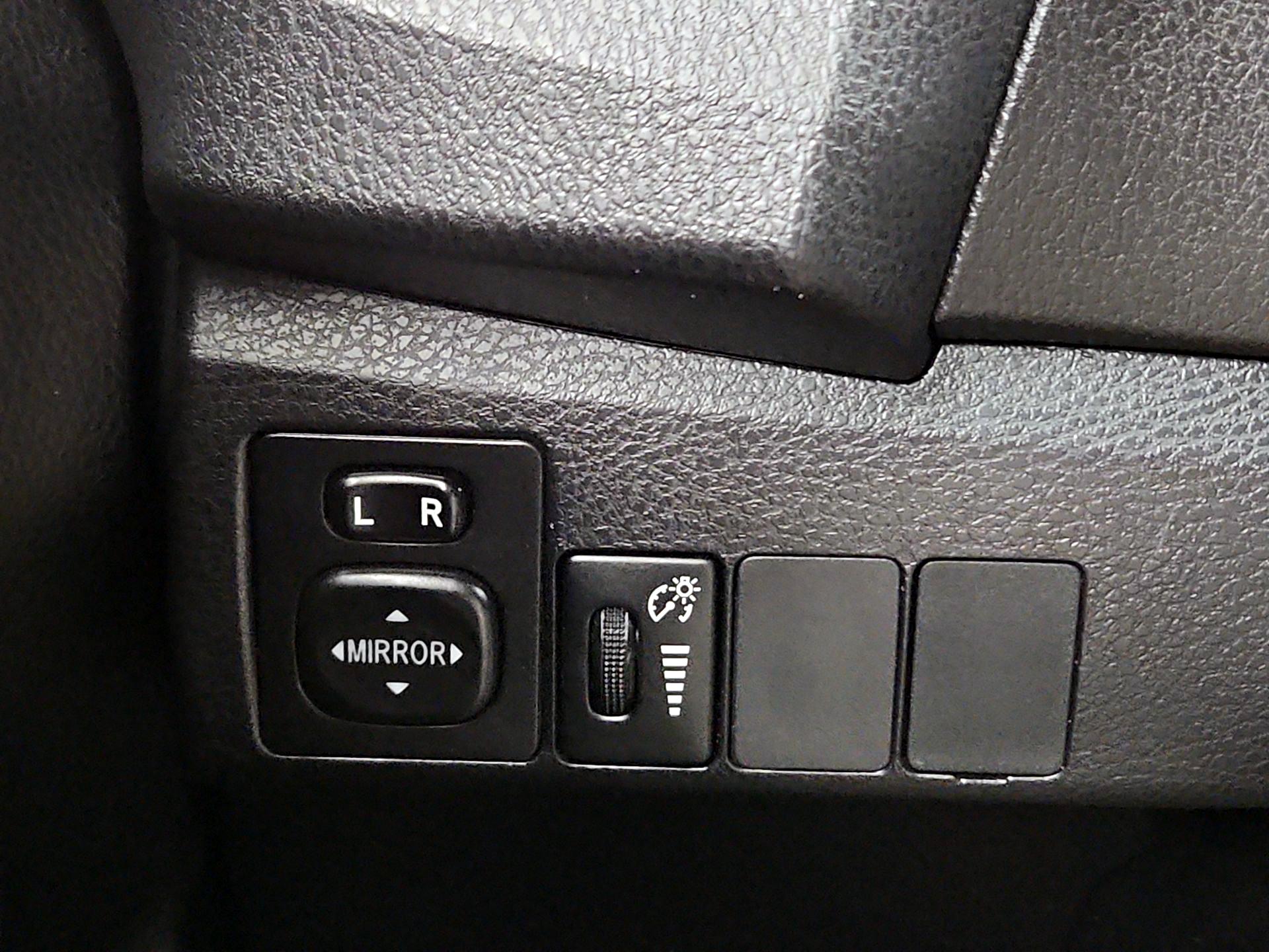 Thumbnail: 2016 Toyota Corolla - 13