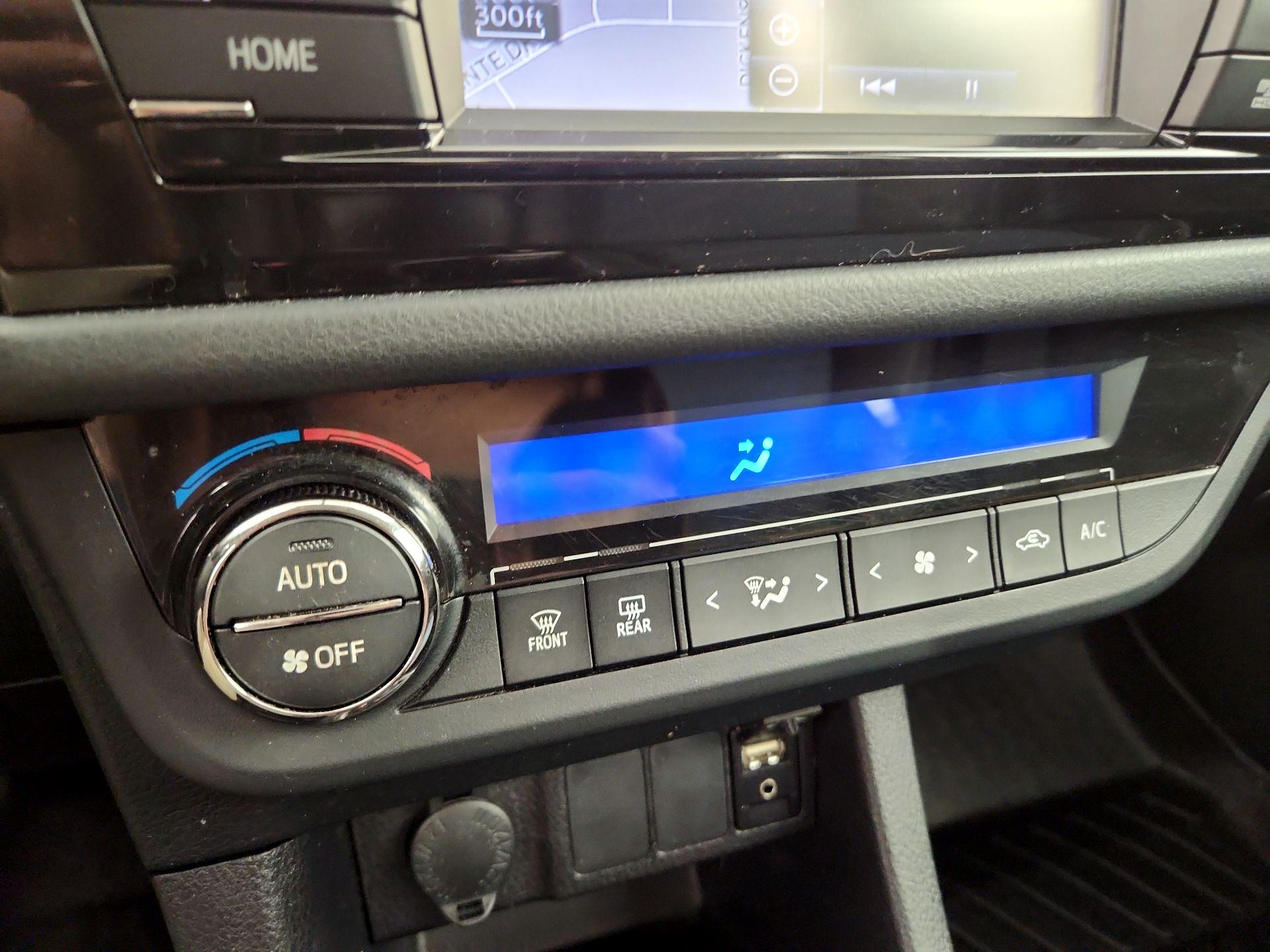 Thumbnail: 2016 Toyota Corolla - 17