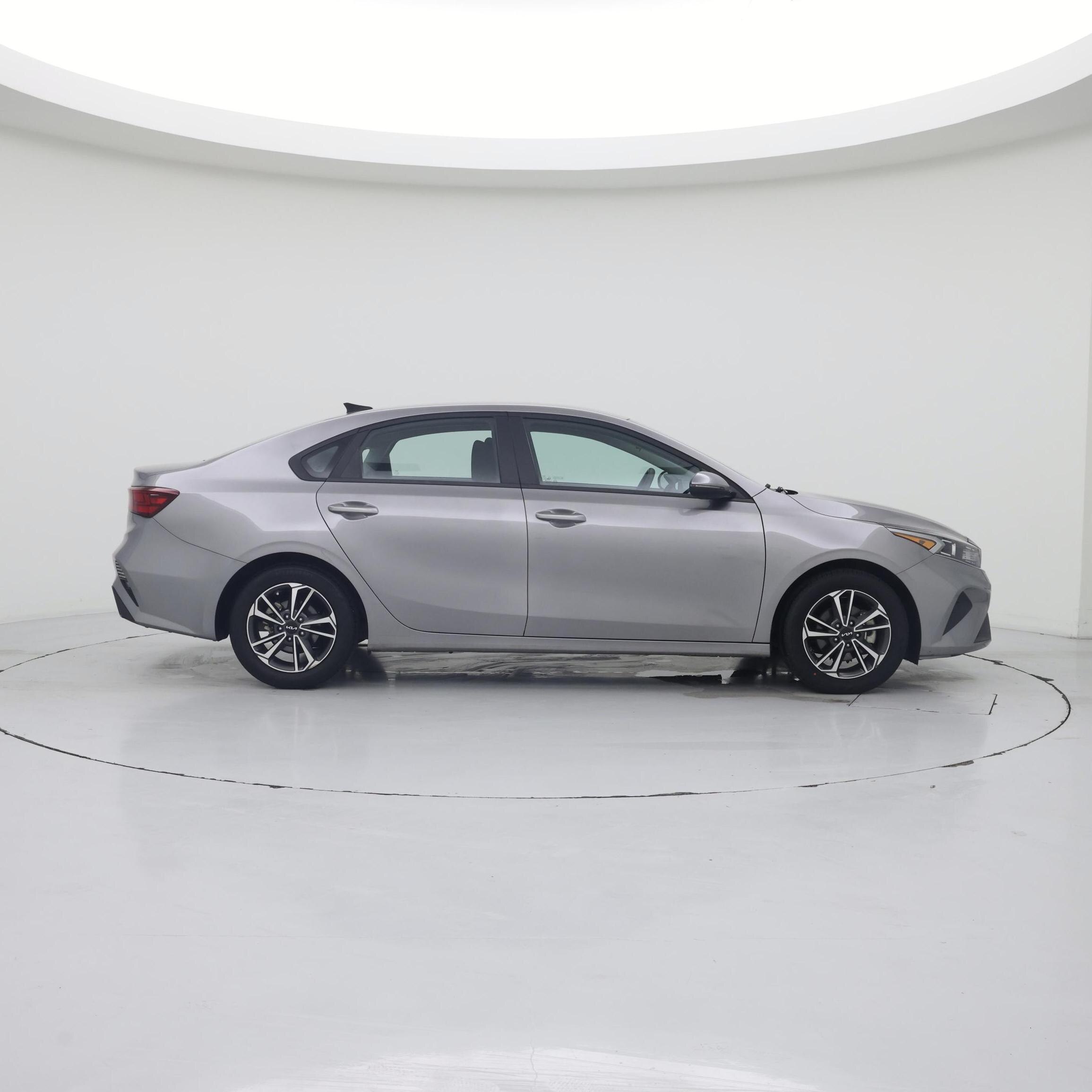Thumbnail: 2024 Kia Forte - 7