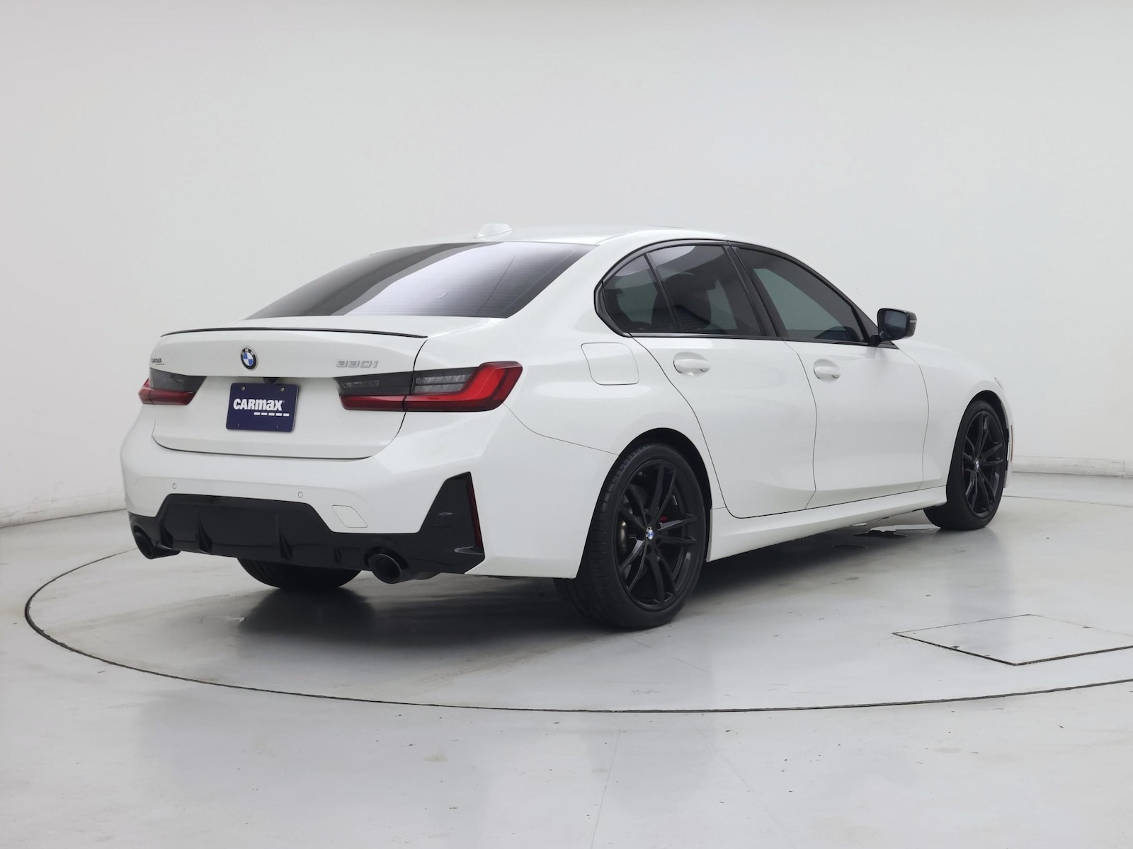 2023 BMW 3 Series 330i - Photo 9