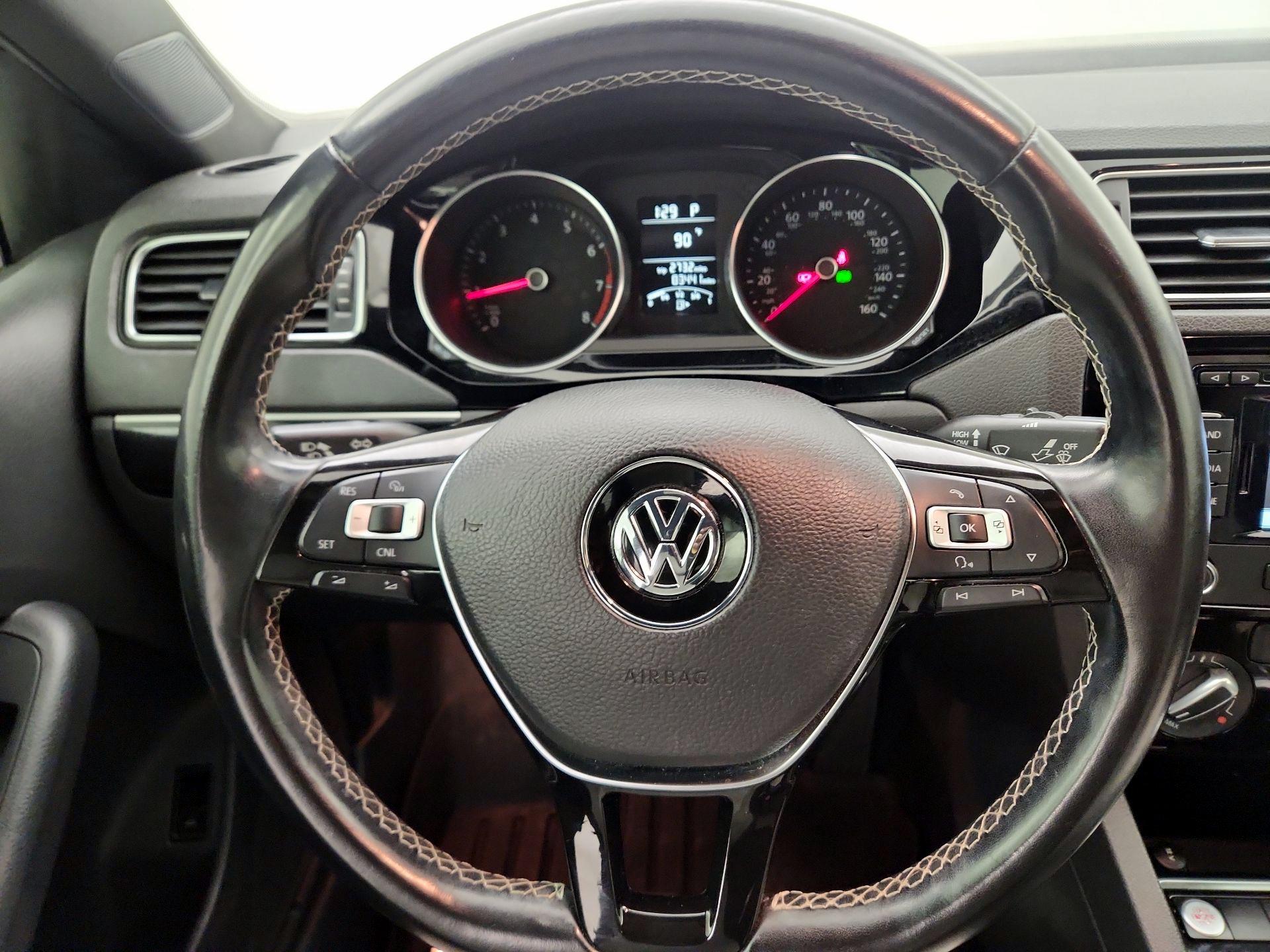 Thumbnail: 2015 Volkswagen Jetta - 10