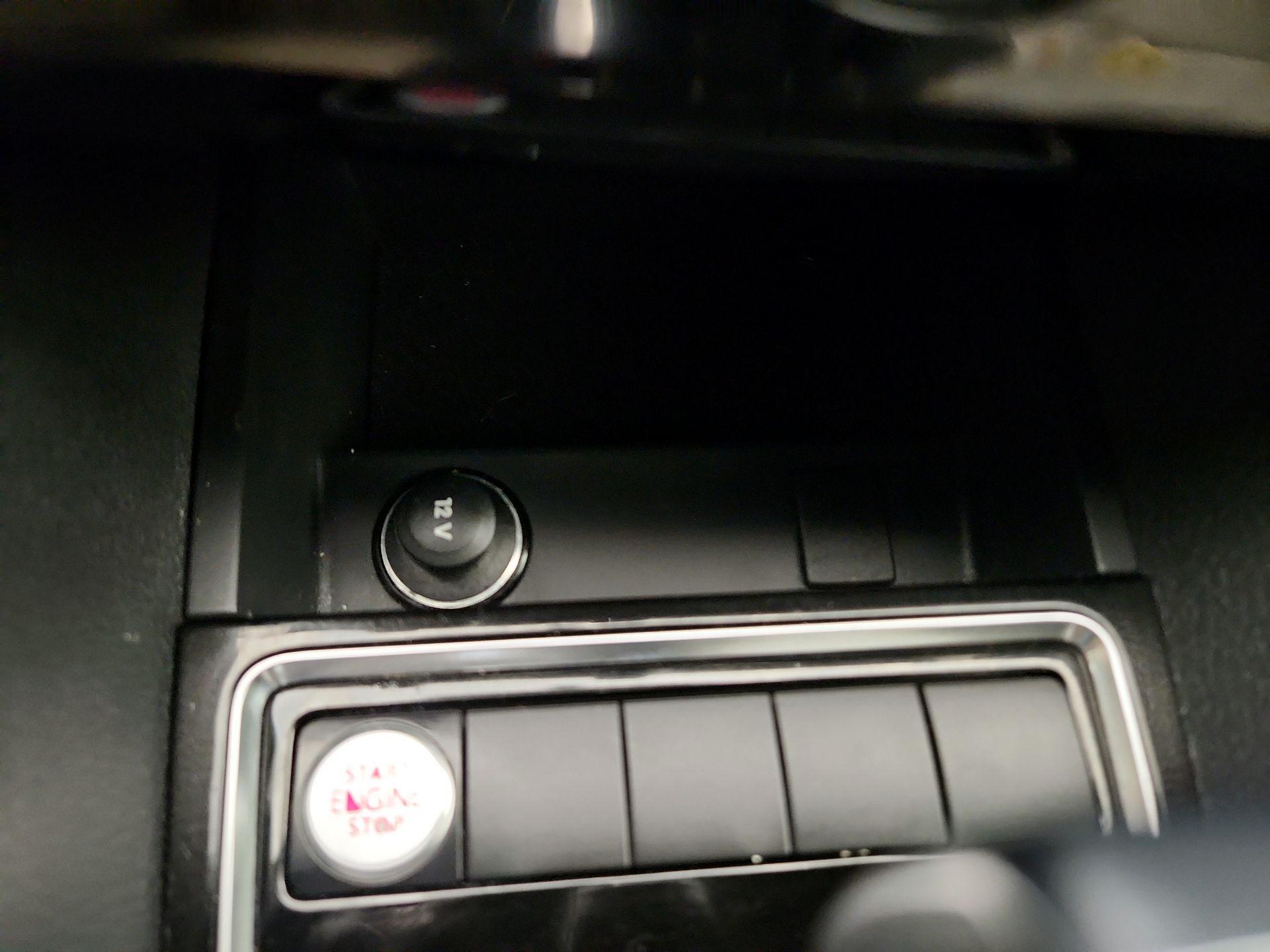 Thumbnail: 2015 Volkswagen Jetta - 19