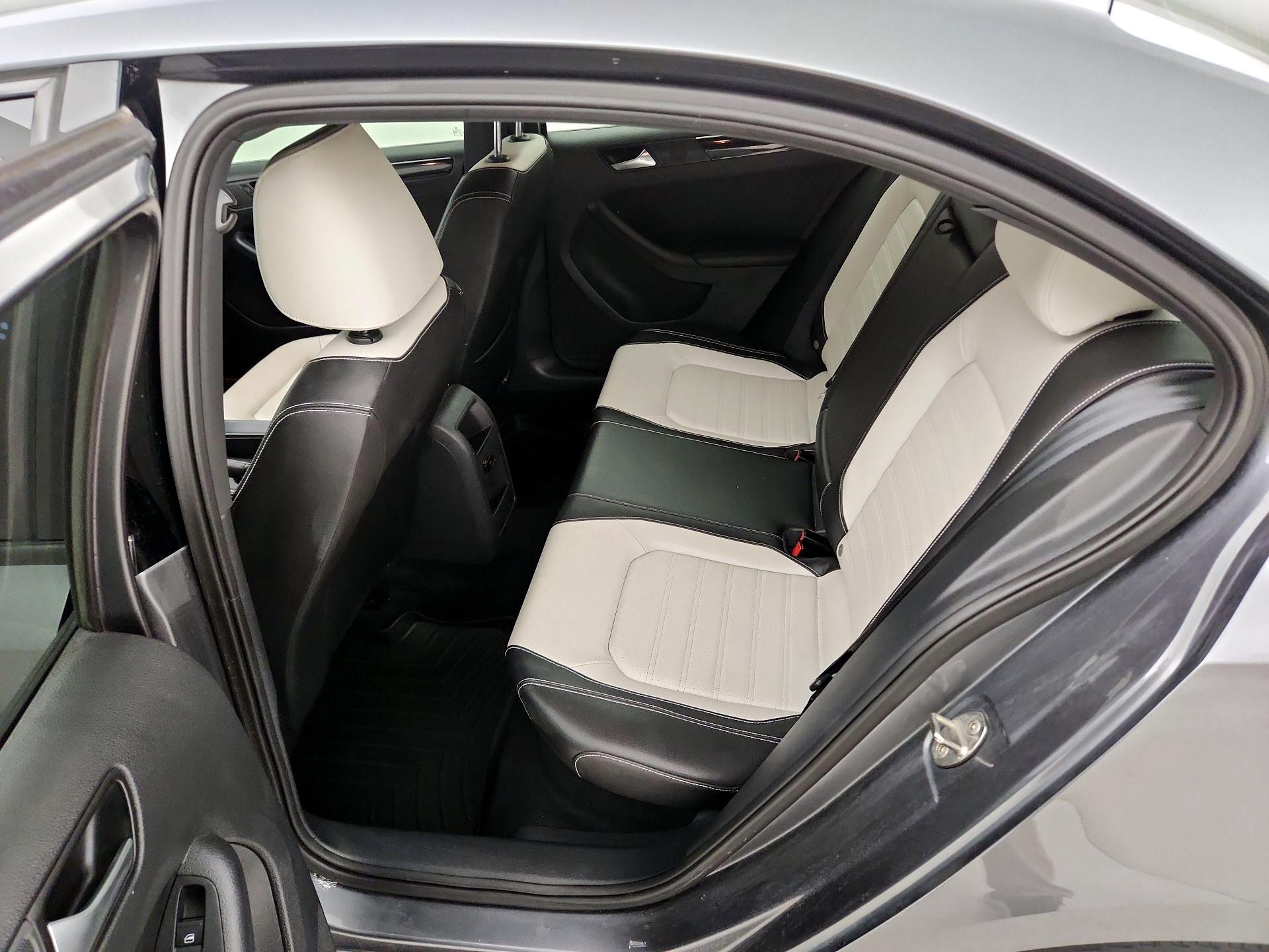 Thumbnail: 2015 Volkswagen Jetta - 20