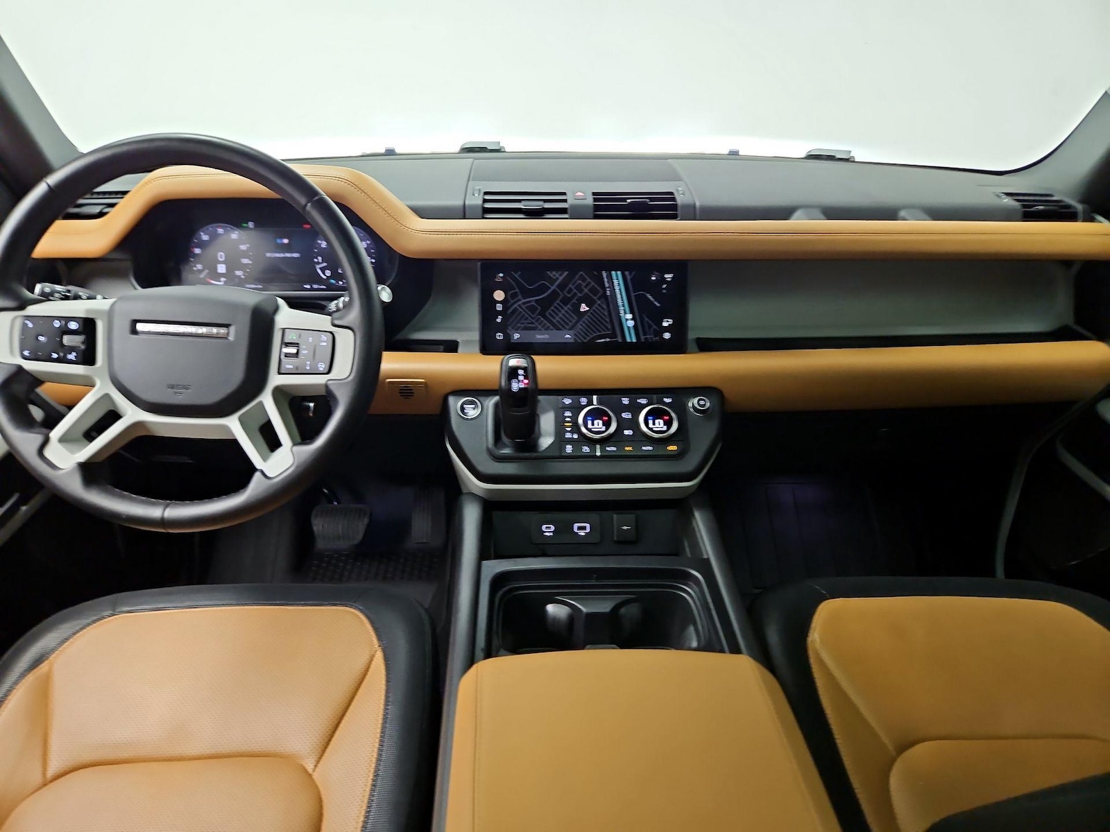 2024 Land Rover Defender X-Dynamic SE - Photo 10