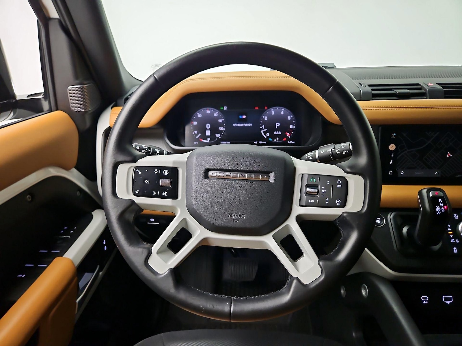 2024 Land Rover Defender X-Dynamic SE - Photo 11