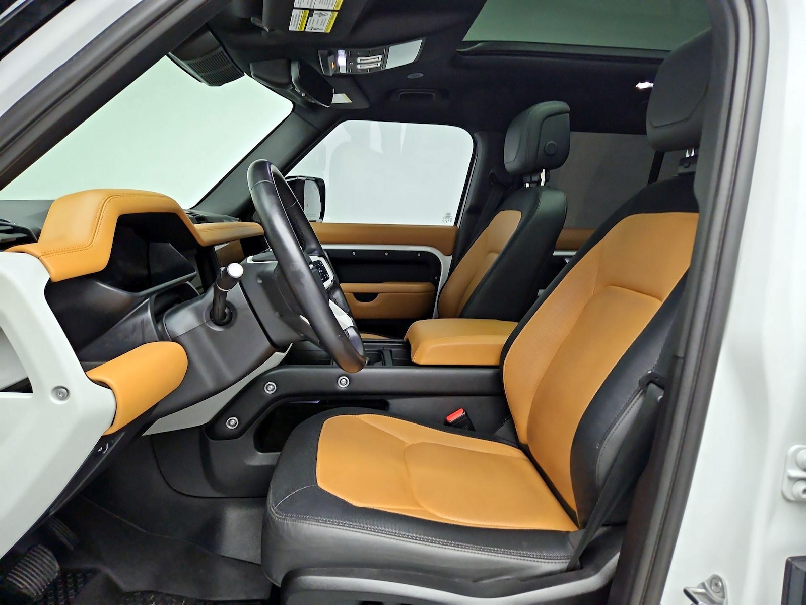 2024 Land Rover Defender X-Dynamic SE - Photo 12