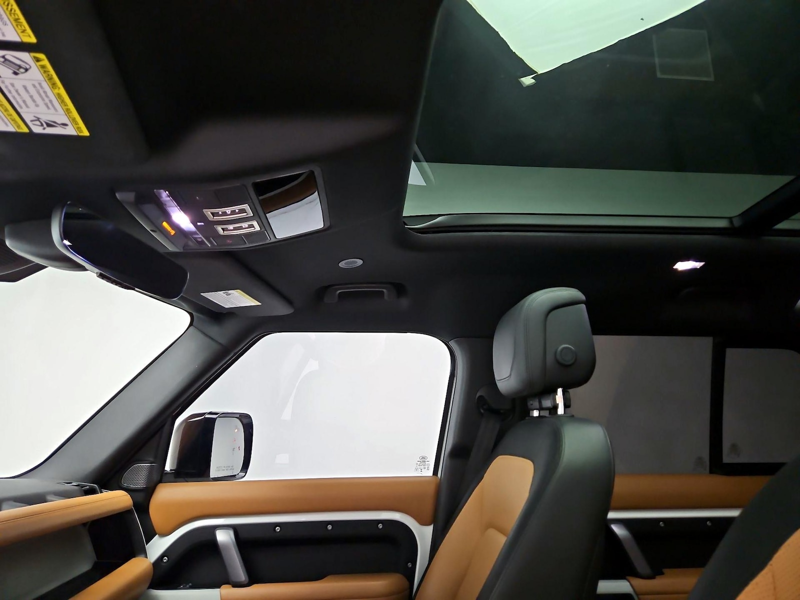2024 Land Rover Defender X-Dynamic SE - Photo 20