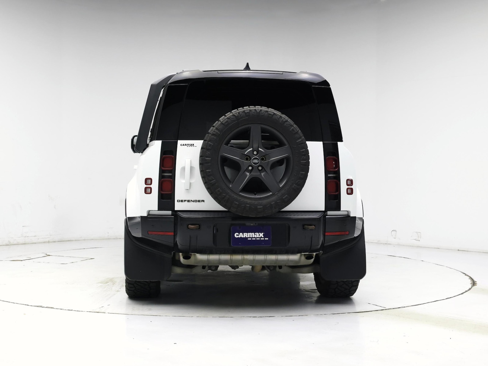 2024 Land Rover Defender X-Dynamic SE - Photo 7