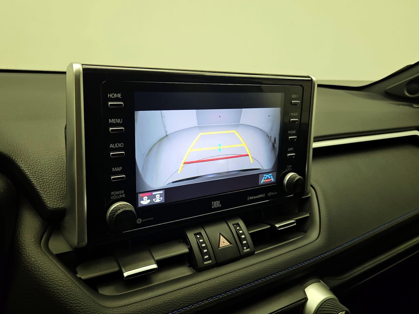 2020 Toyota RAV4 XSE - Photo 16