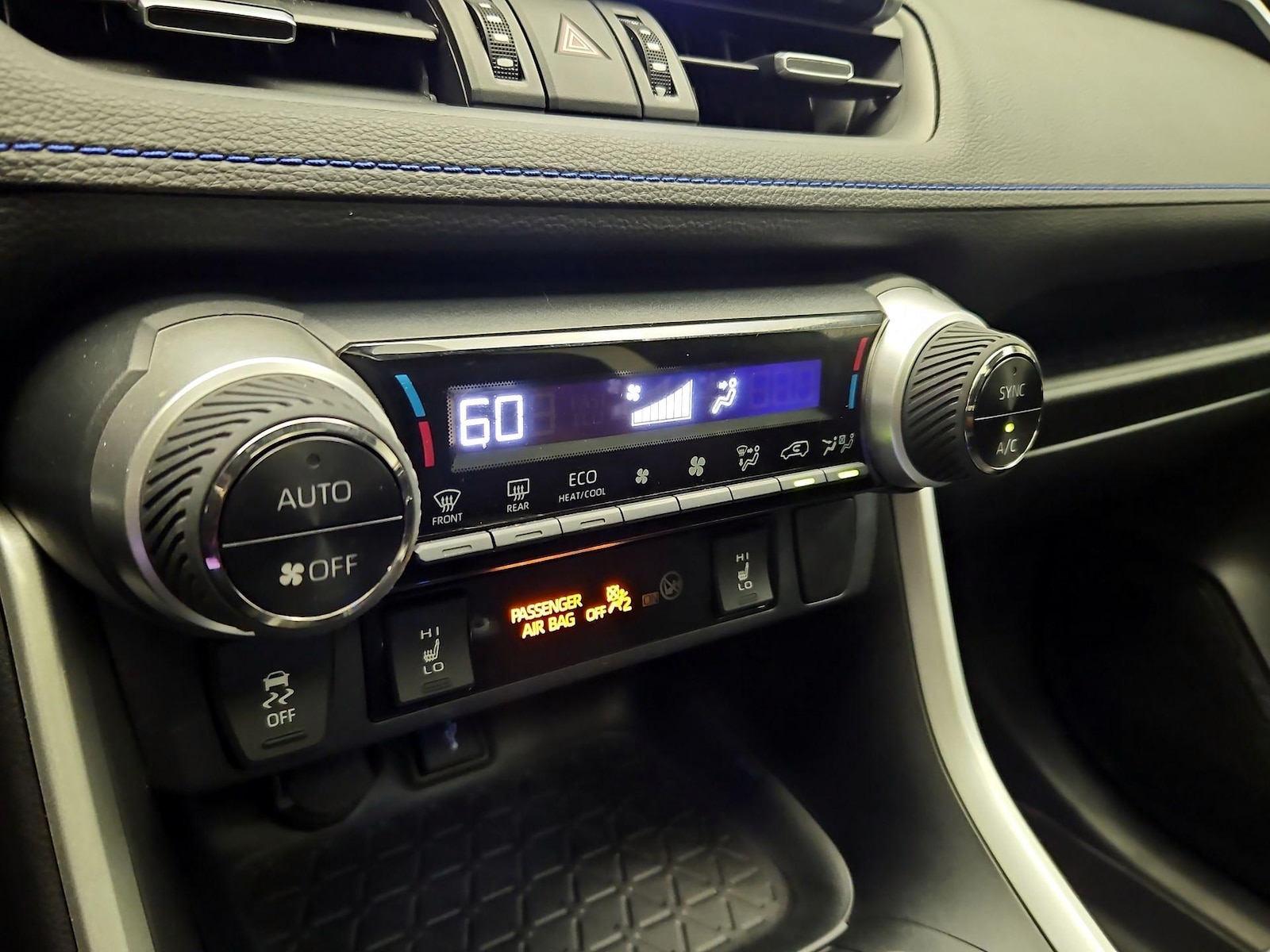 2020 Toyota RAV4 XSE - Photo 18