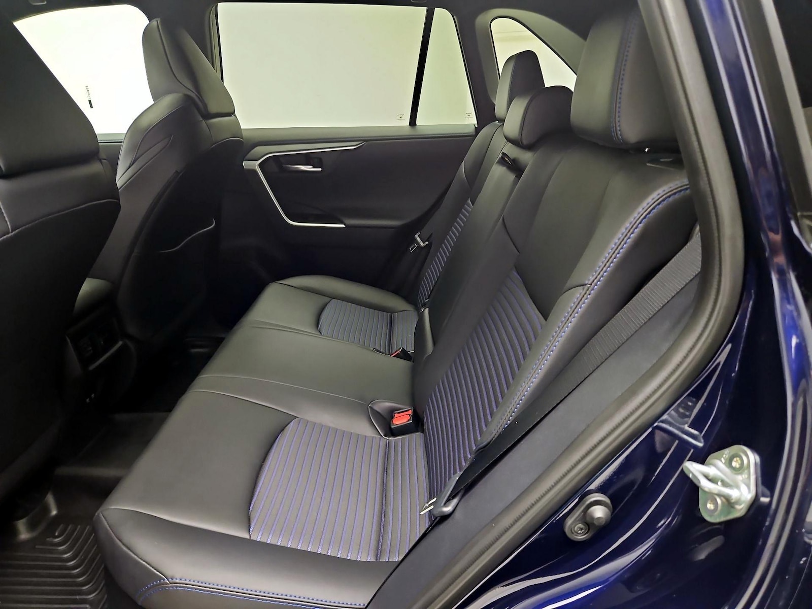 2020 Toyota RAV4 XSE - Photo 22
