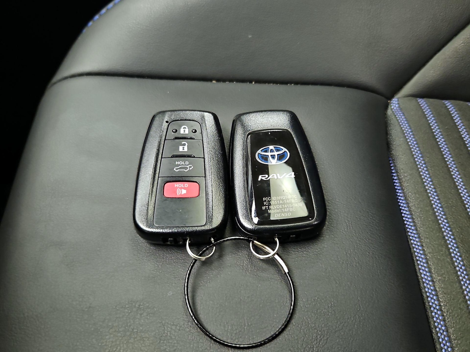 2020 Toyota RAV4 XSE - Photo 25