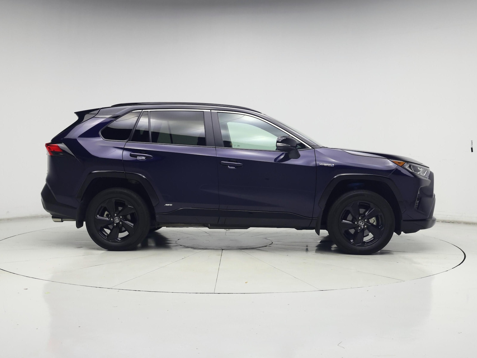 2020 Toyota RAV4 XSE - Photo 8