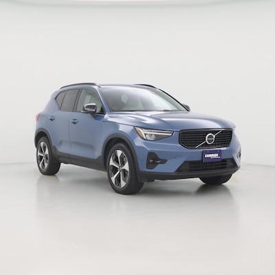 2023 Volvo XC40 B5 Plus Dark Theme