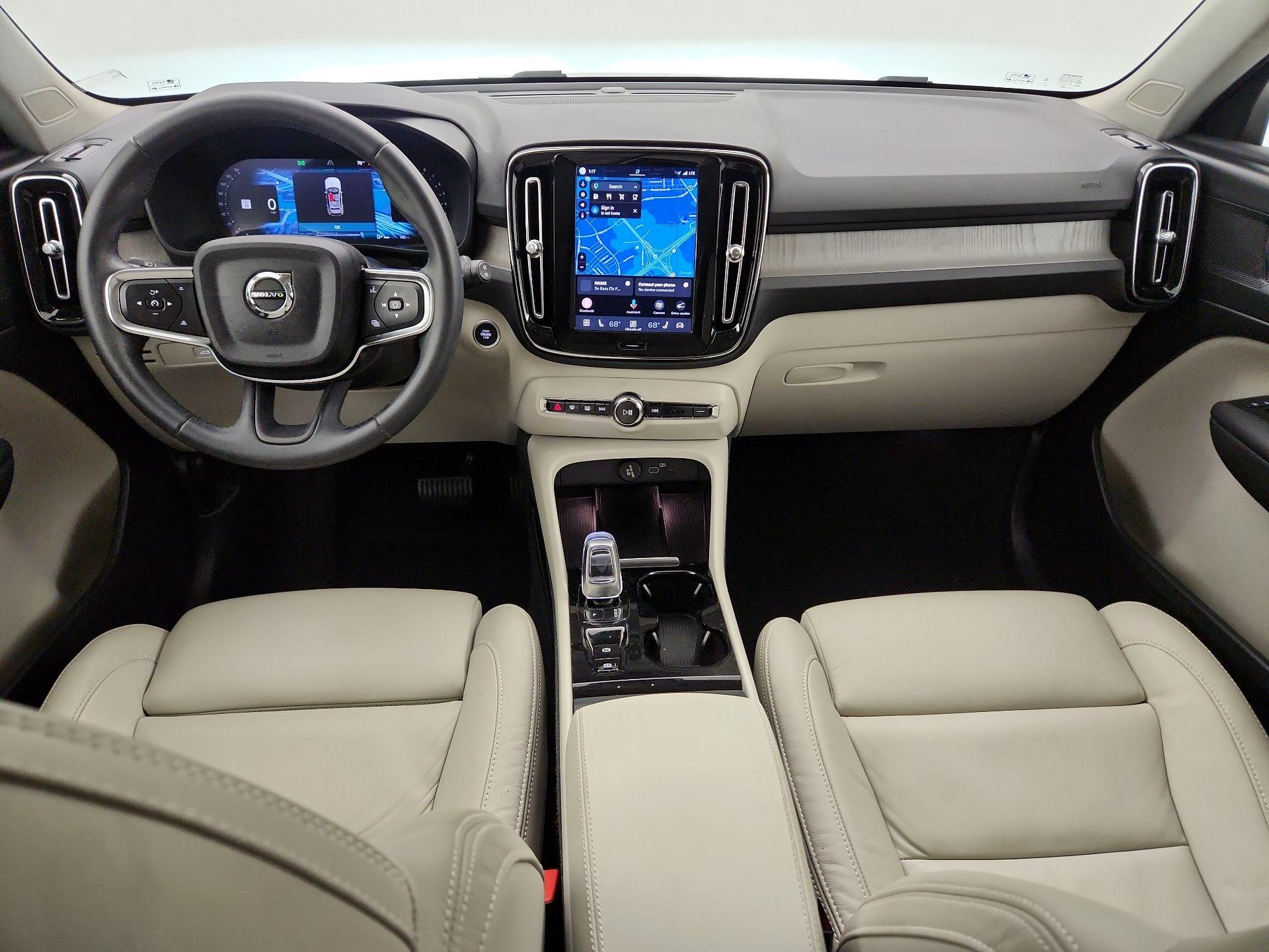 Thumbnail: 2023 Volvo XC40 - 9