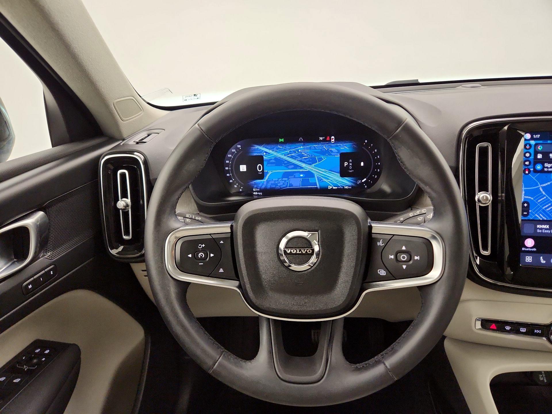 Thumbnail: 2023 Volvo XC40 - 10