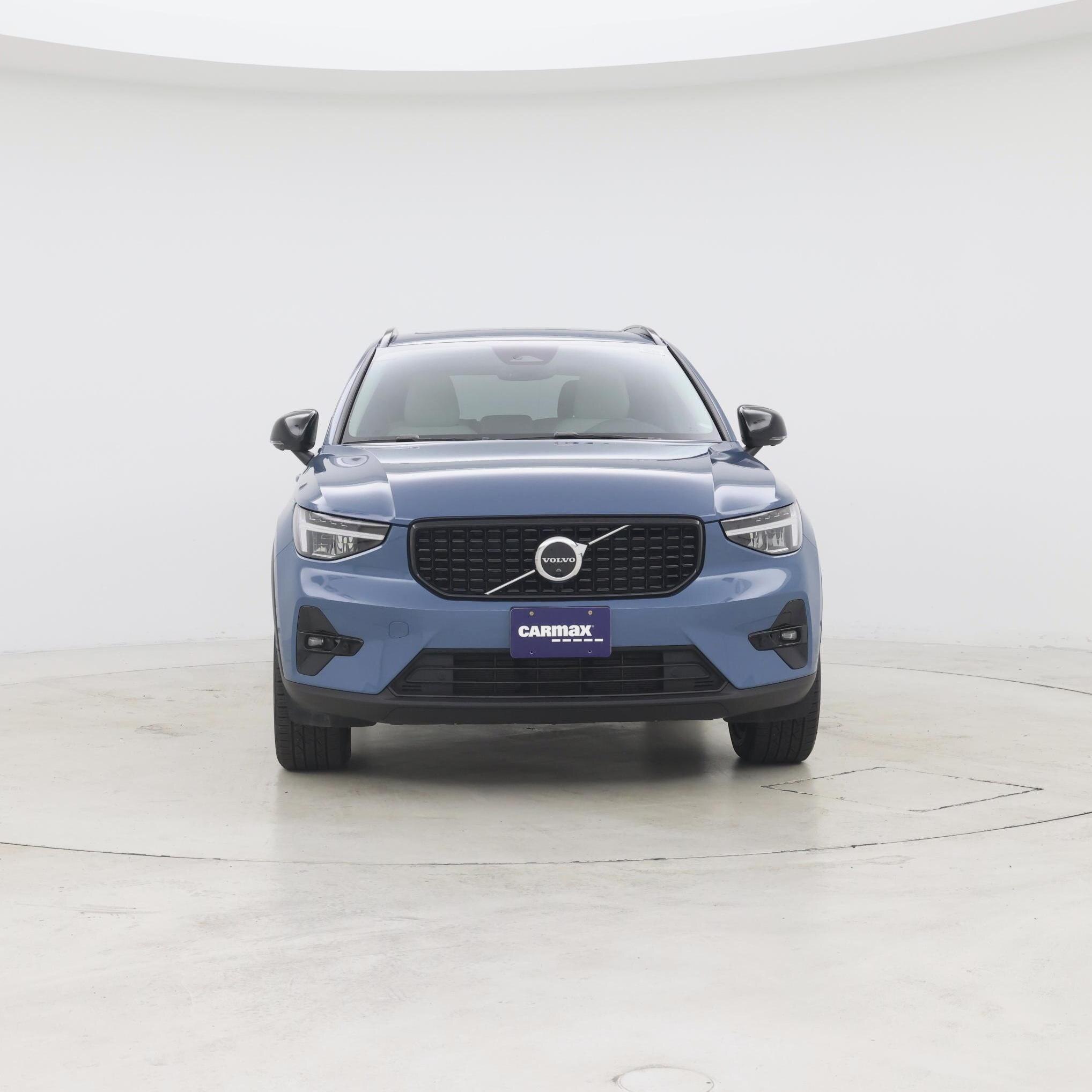 Thumbnail: 2023 Volvo XC40 - 5