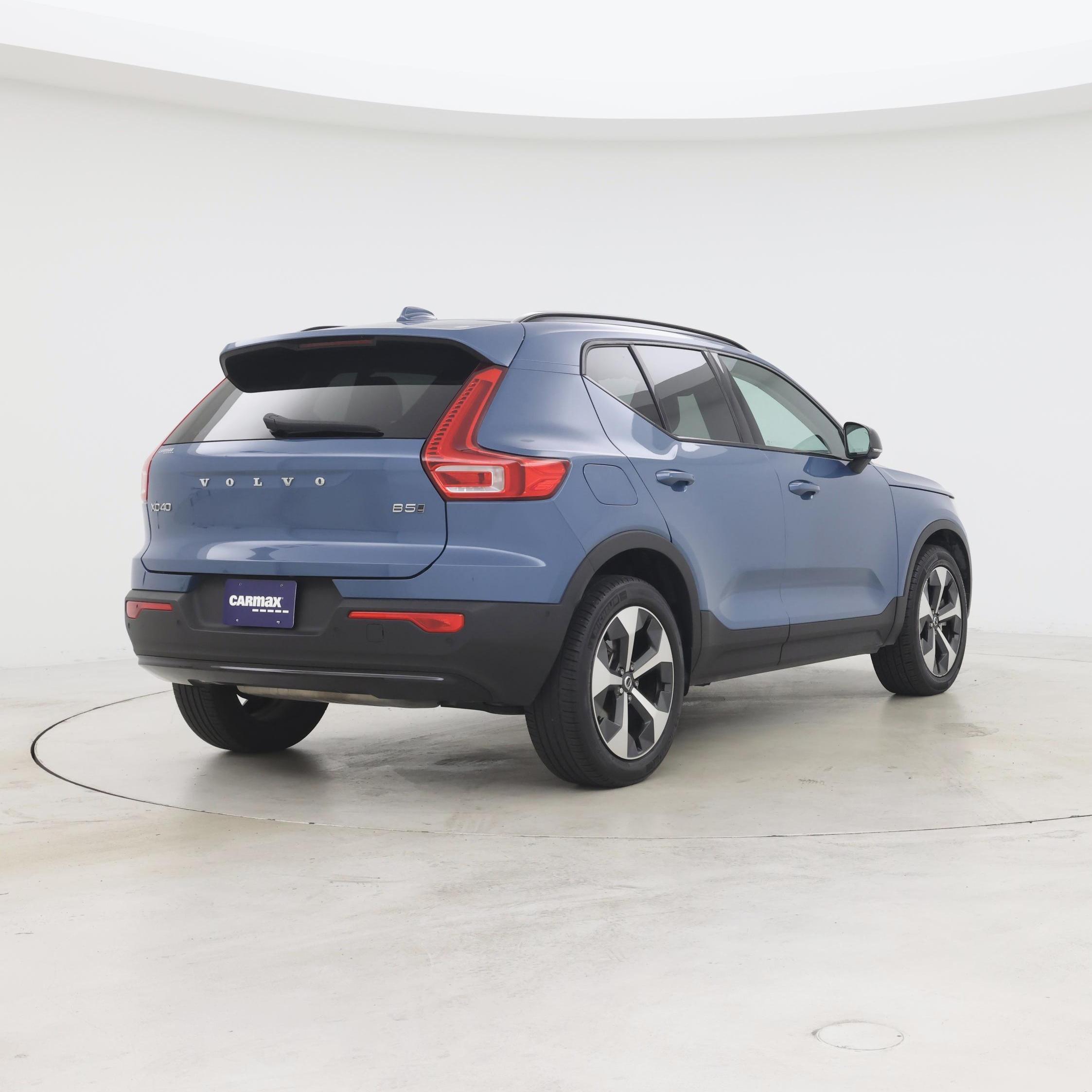 Thumbnail: 2023 Volvo XC40 - 8
