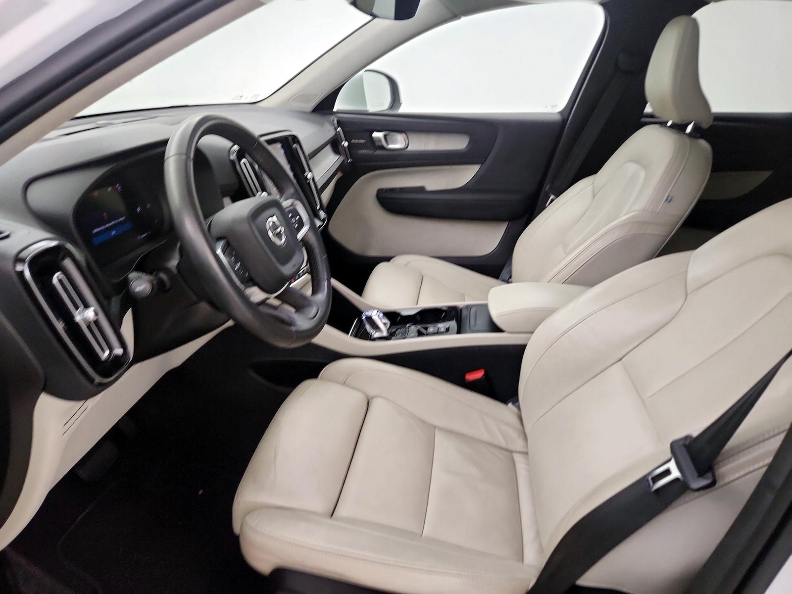 2023 Volvo XC40 Ultimate - Photo 10