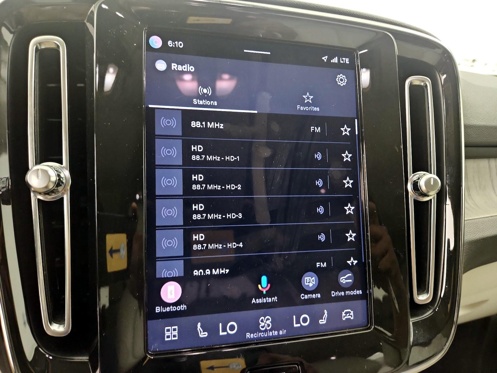 2023 Volvo XC40 Ultimate - Photo 14