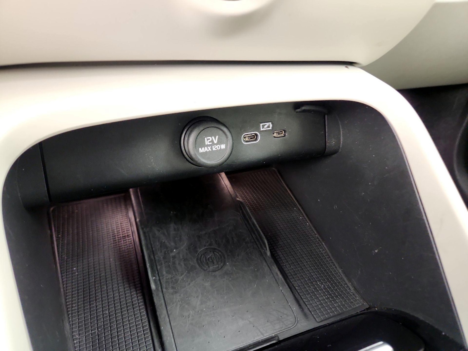 2023 Volvo XC40 Ultimate - Photo 17