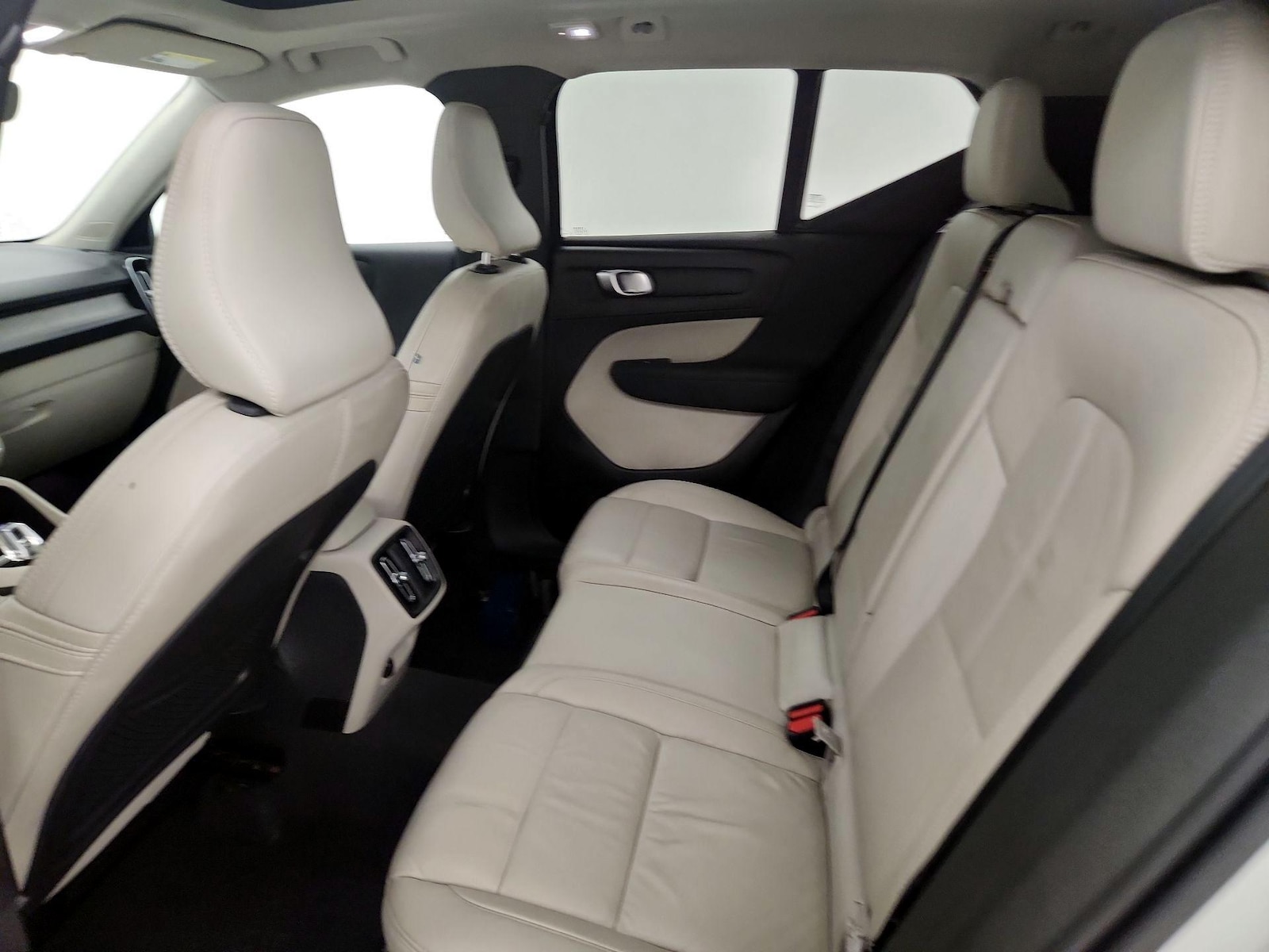 2023 Volvo XC40 Ultimate - Photo 19