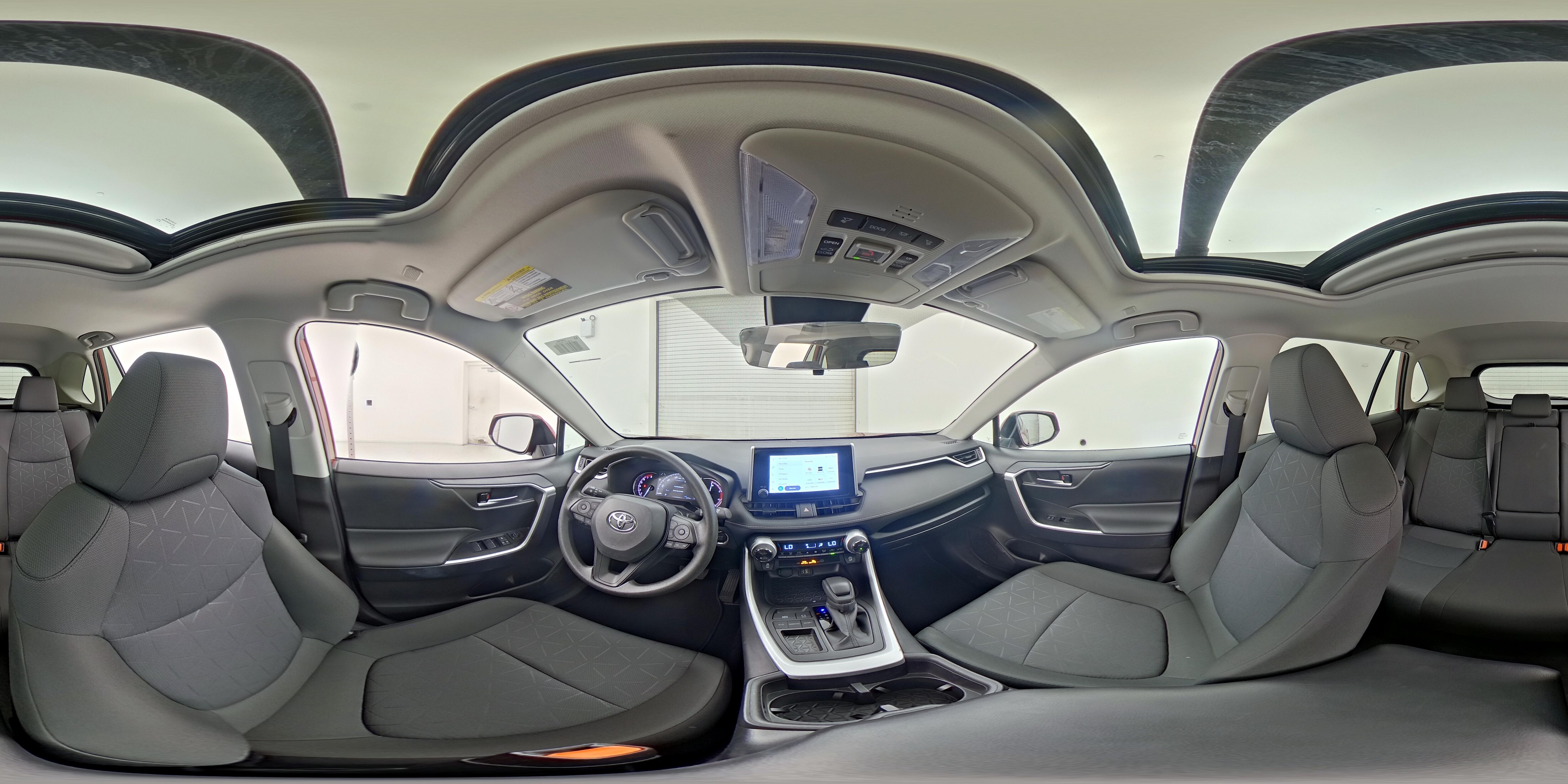 2025 Toyota RAV4 XLE - Photo 25